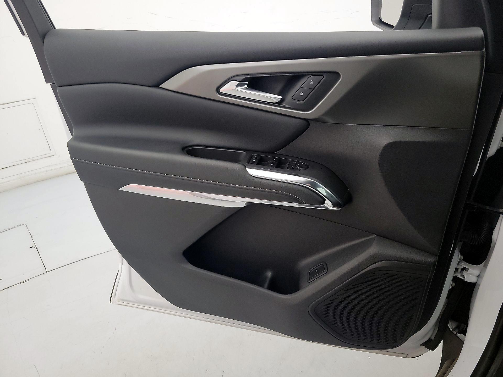 Thumbnail: 2025 Chevrolet Traverse - 12