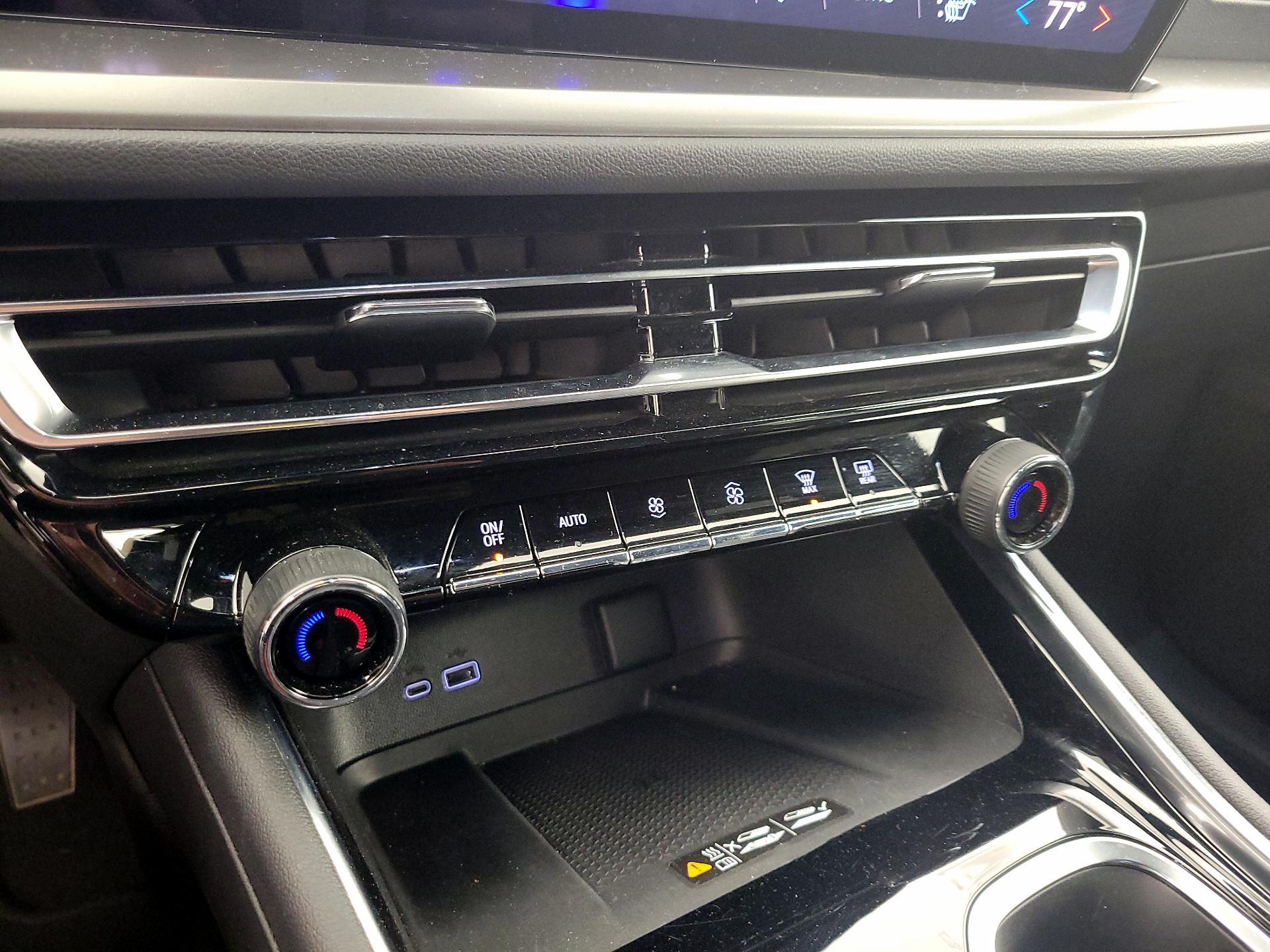 Thumbnail: 2025 Chevrolet Traverse - 16