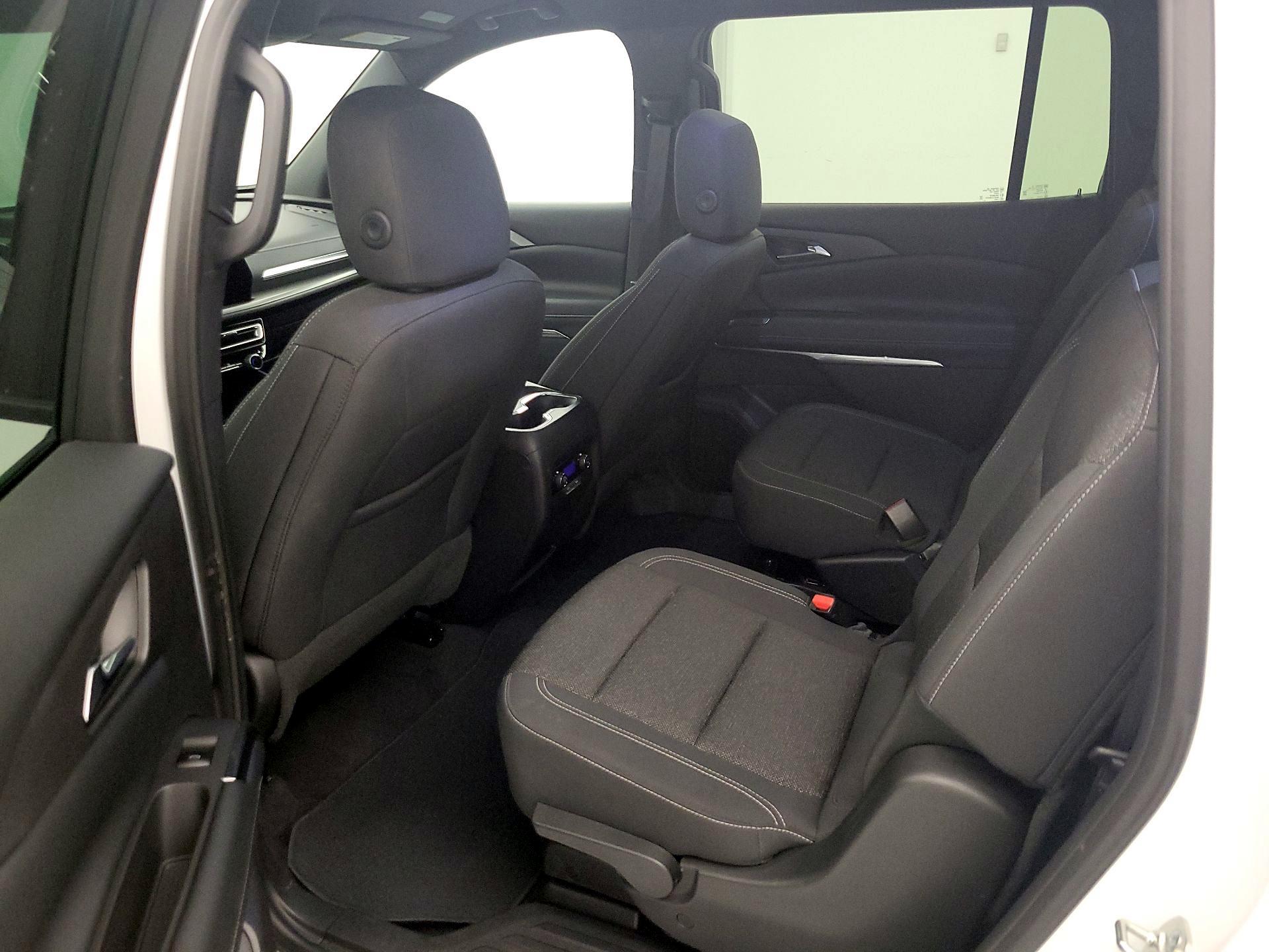 Thumbnail: 2025 Chevrolet Traverse - 18