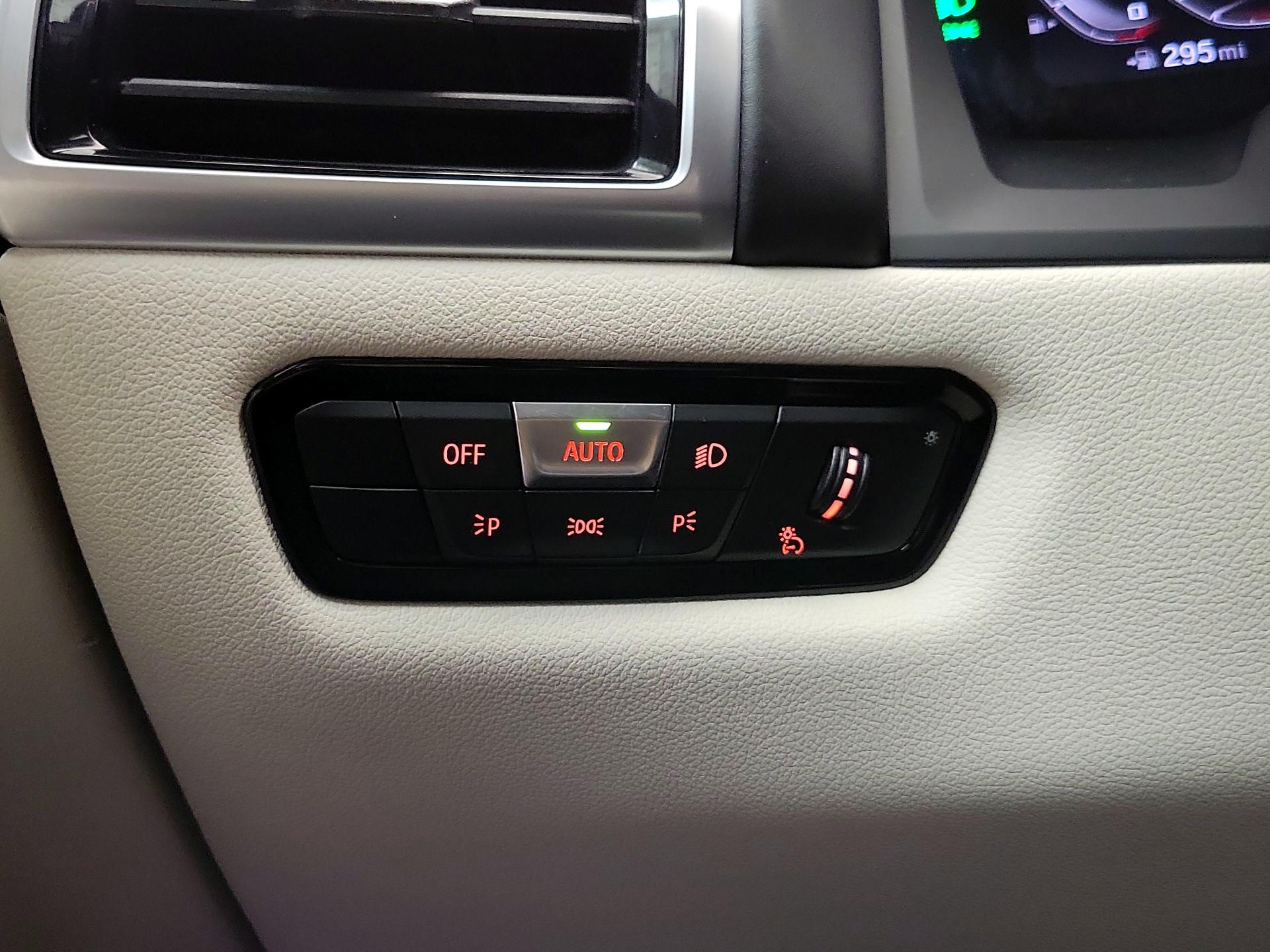 Thumbnail: 2023 BMW 8 Series - 13