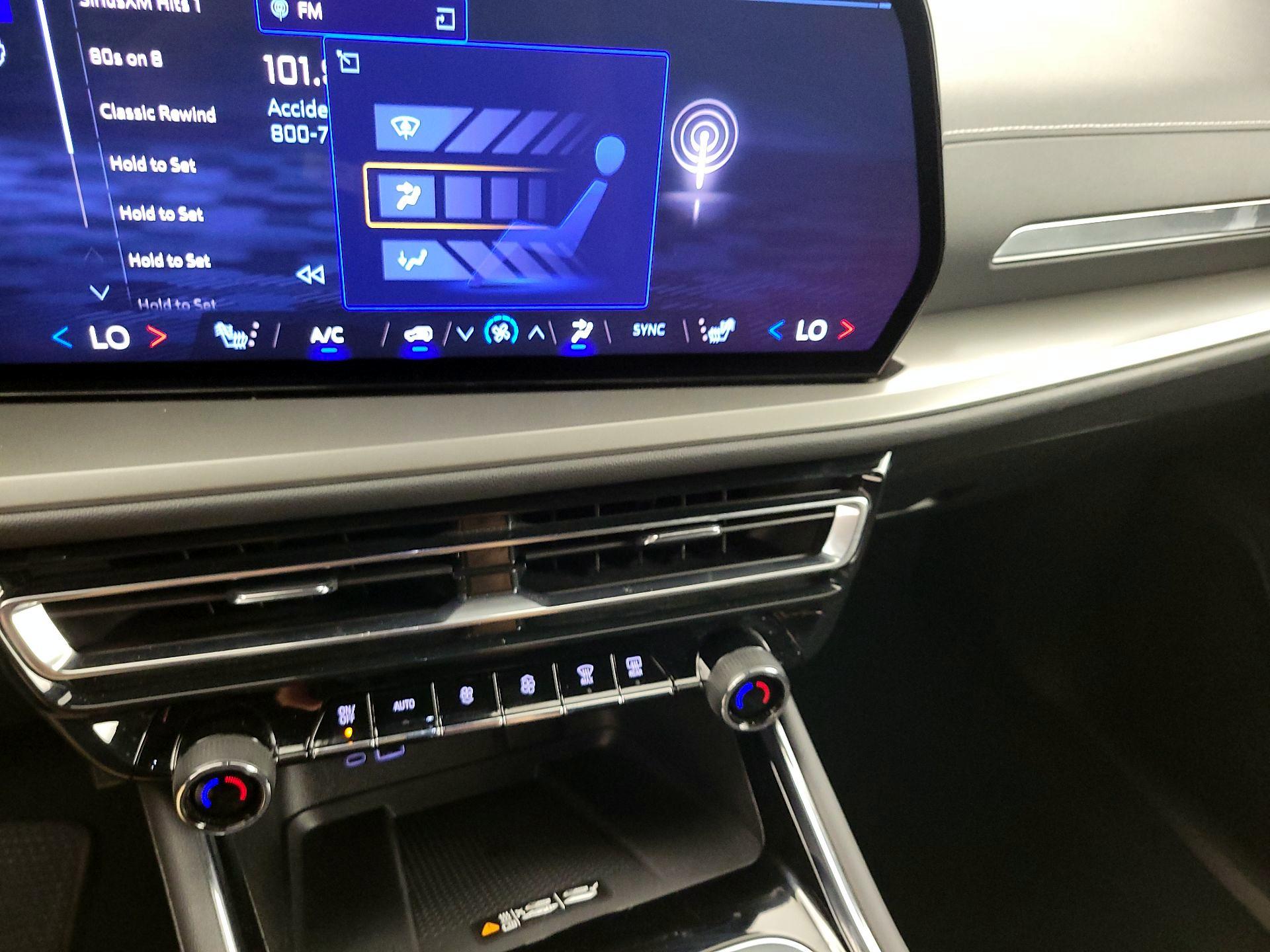 Thumbnail: 2025 Chevrolet Traverse - 17