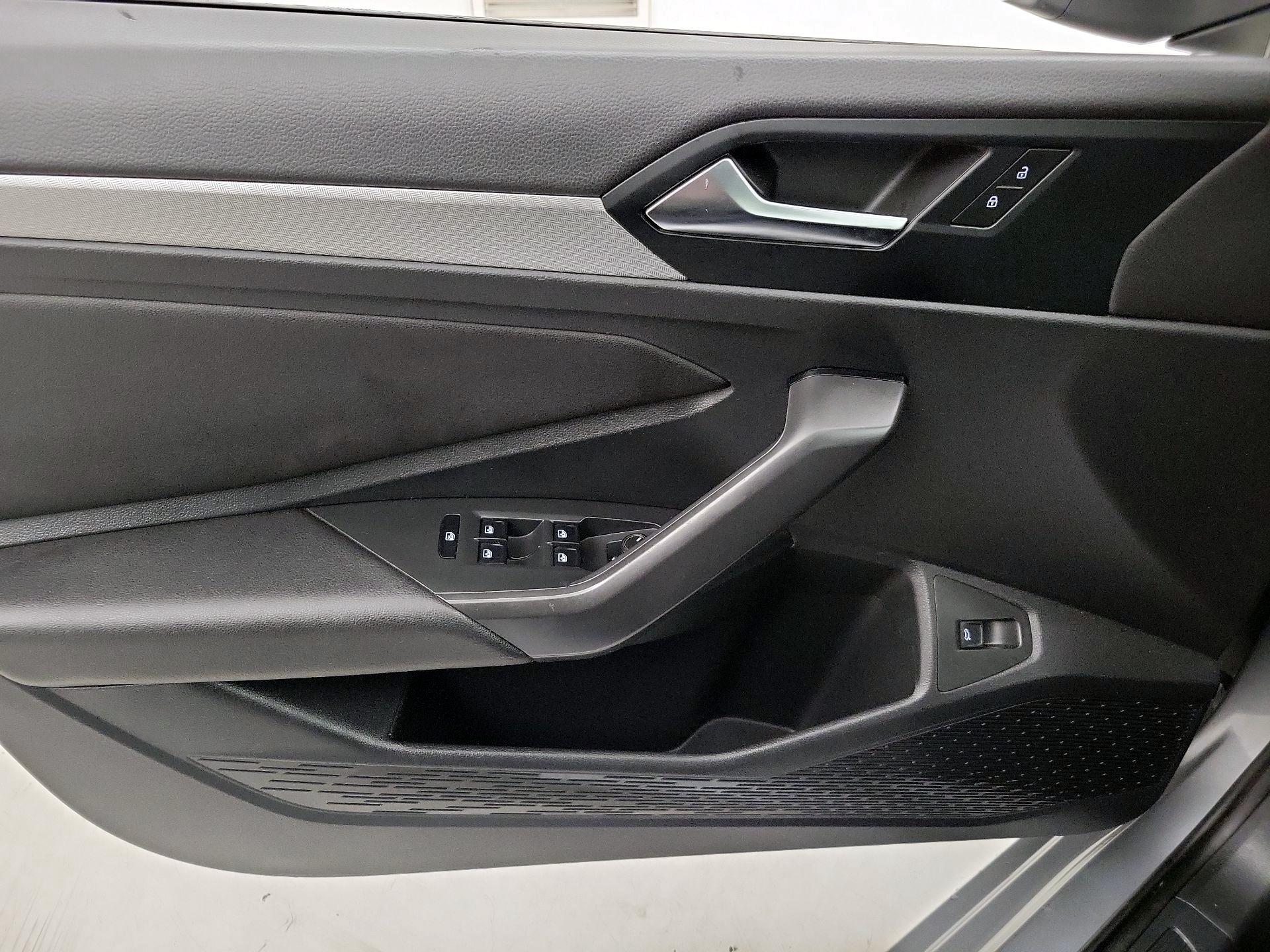 Thumbnail: 2020 Volkswagen Jetta - 12