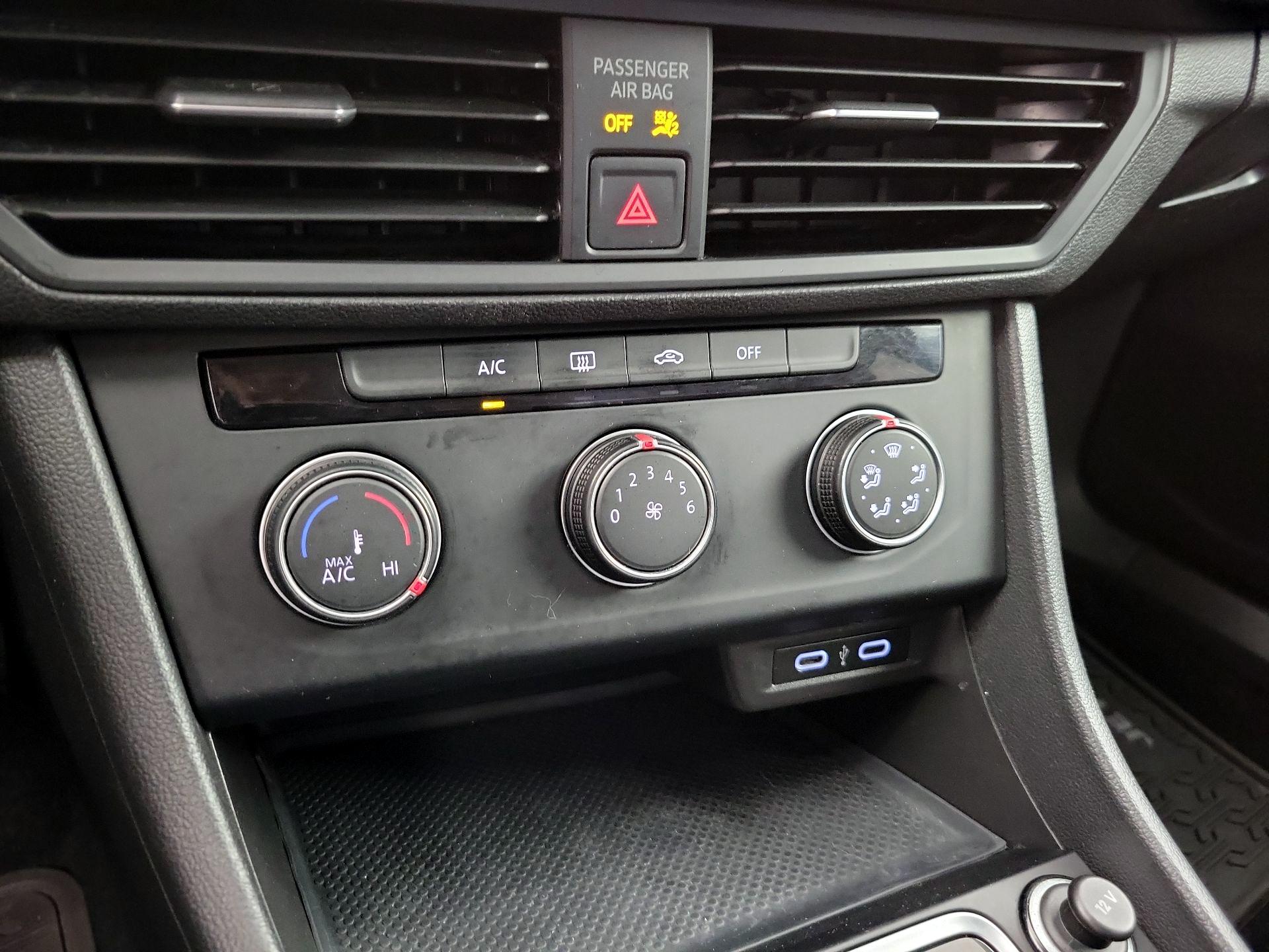 Thumbnail: 2020 Volkswagen Jetta - 16