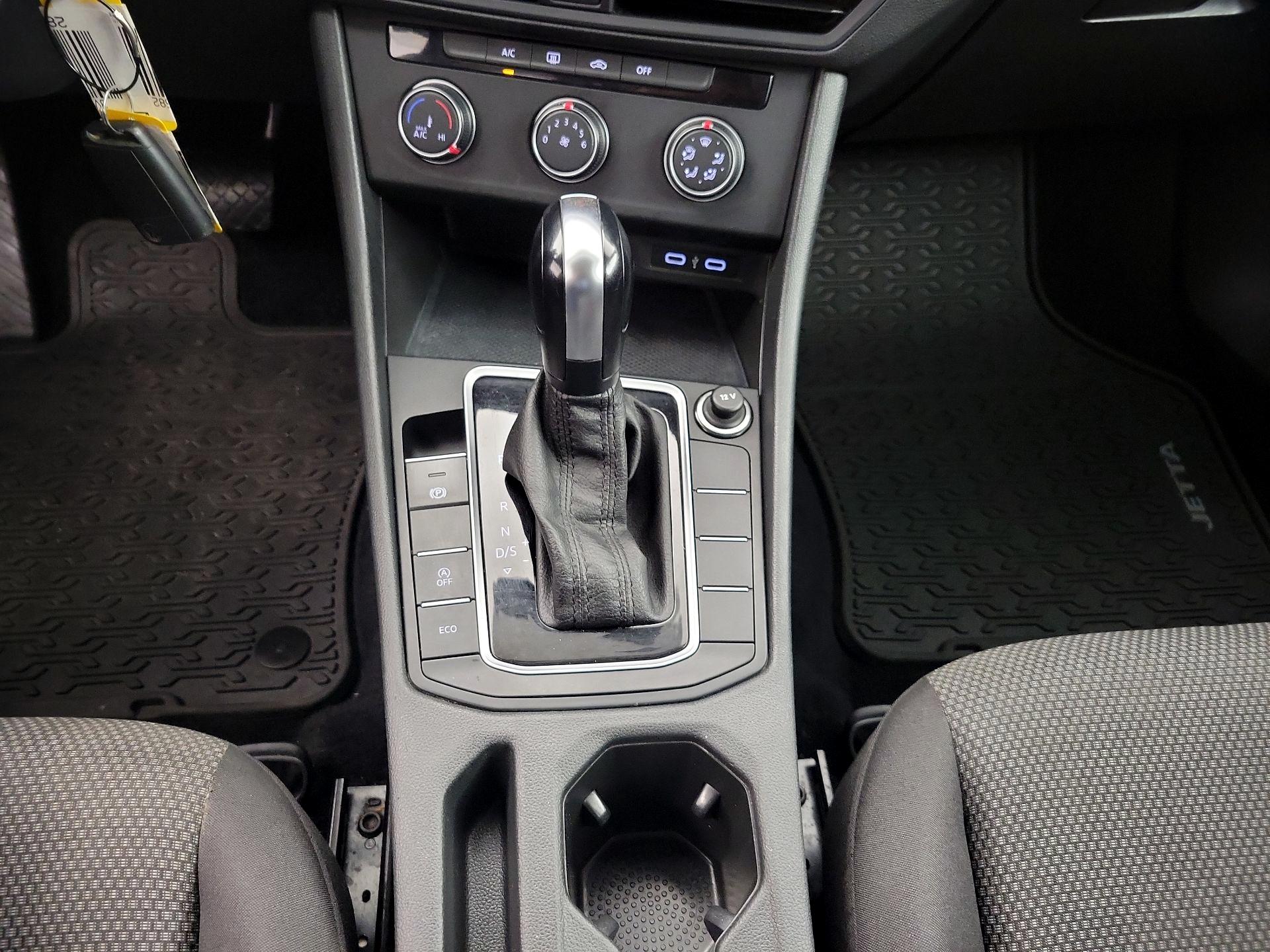 Thumbnail: 2020 Volkswagen Jetta - 17