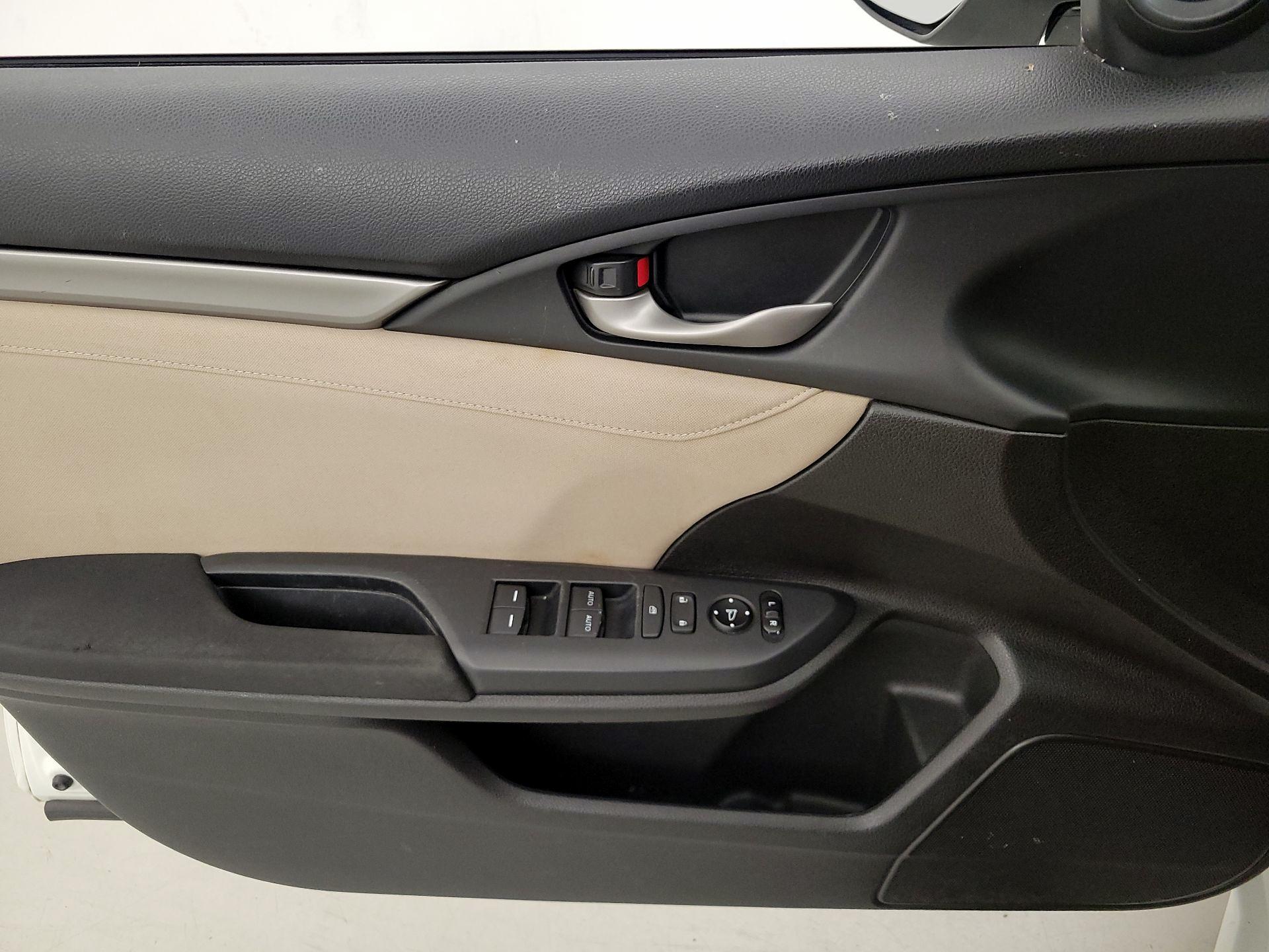 Thumbnail: 2017 Honda Civic - 12