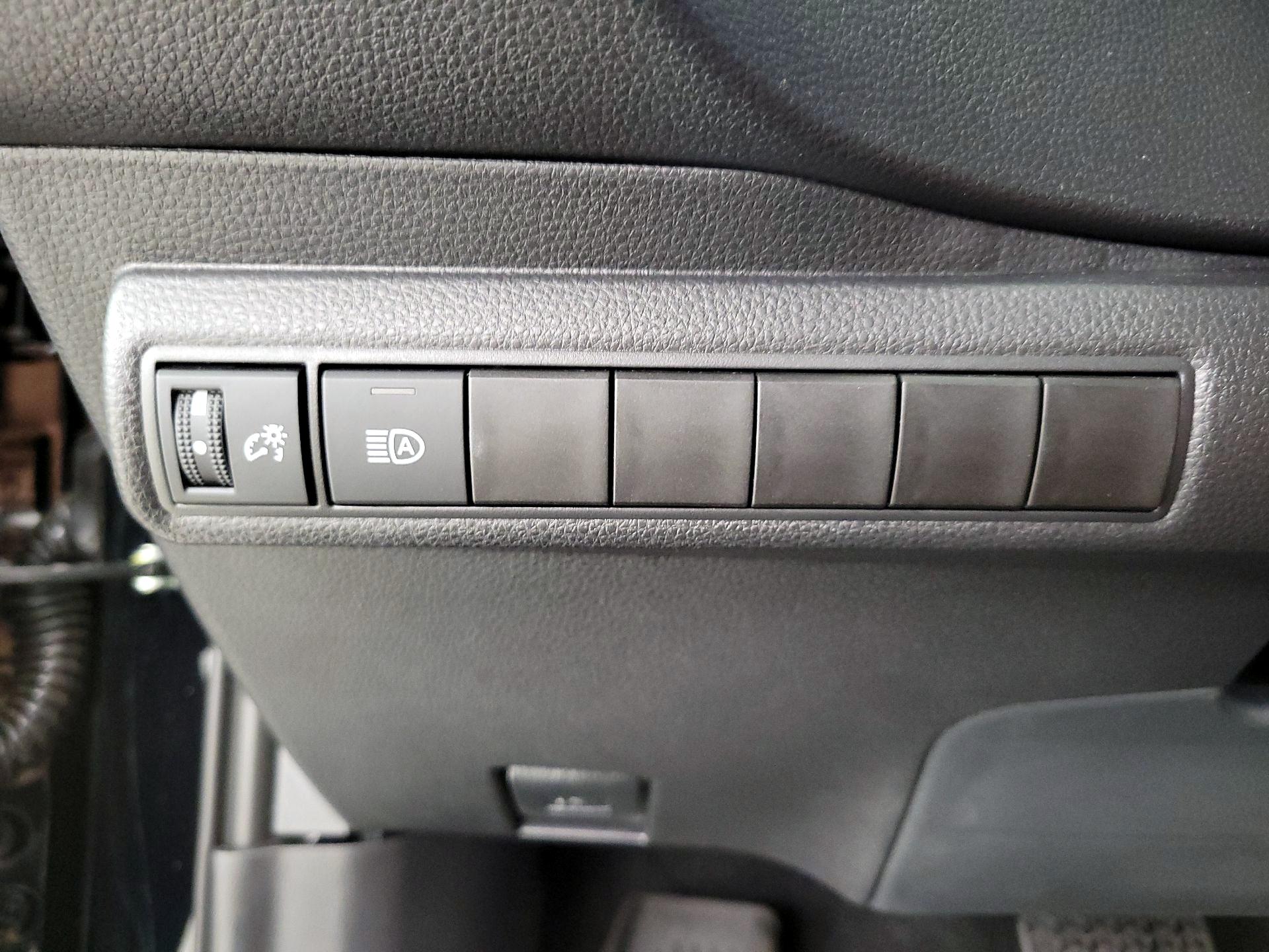 Thumbnail: 2025 Toyota Corolla - 13