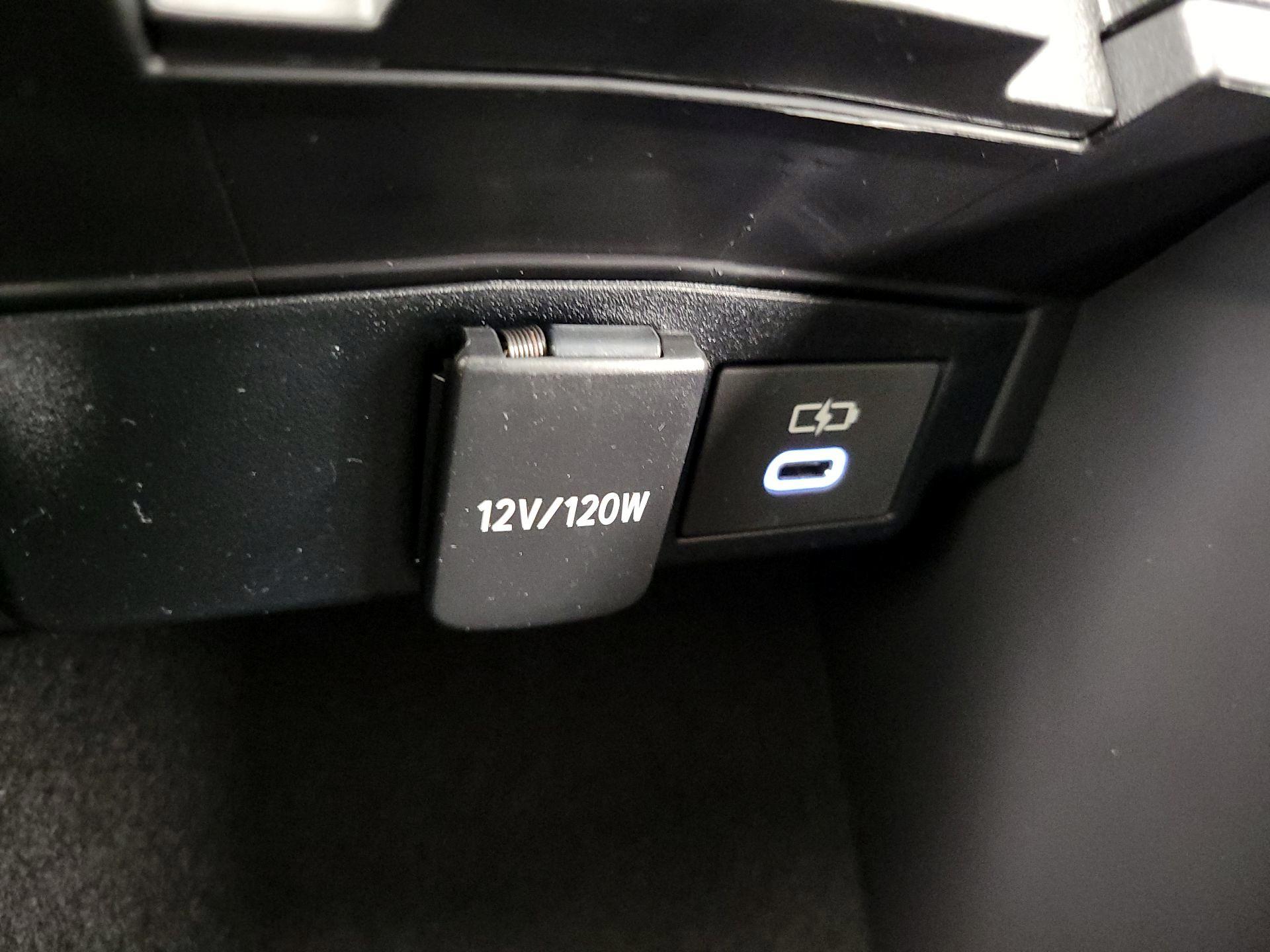 Thumbnail: 2025 Toyota Corolla - 18