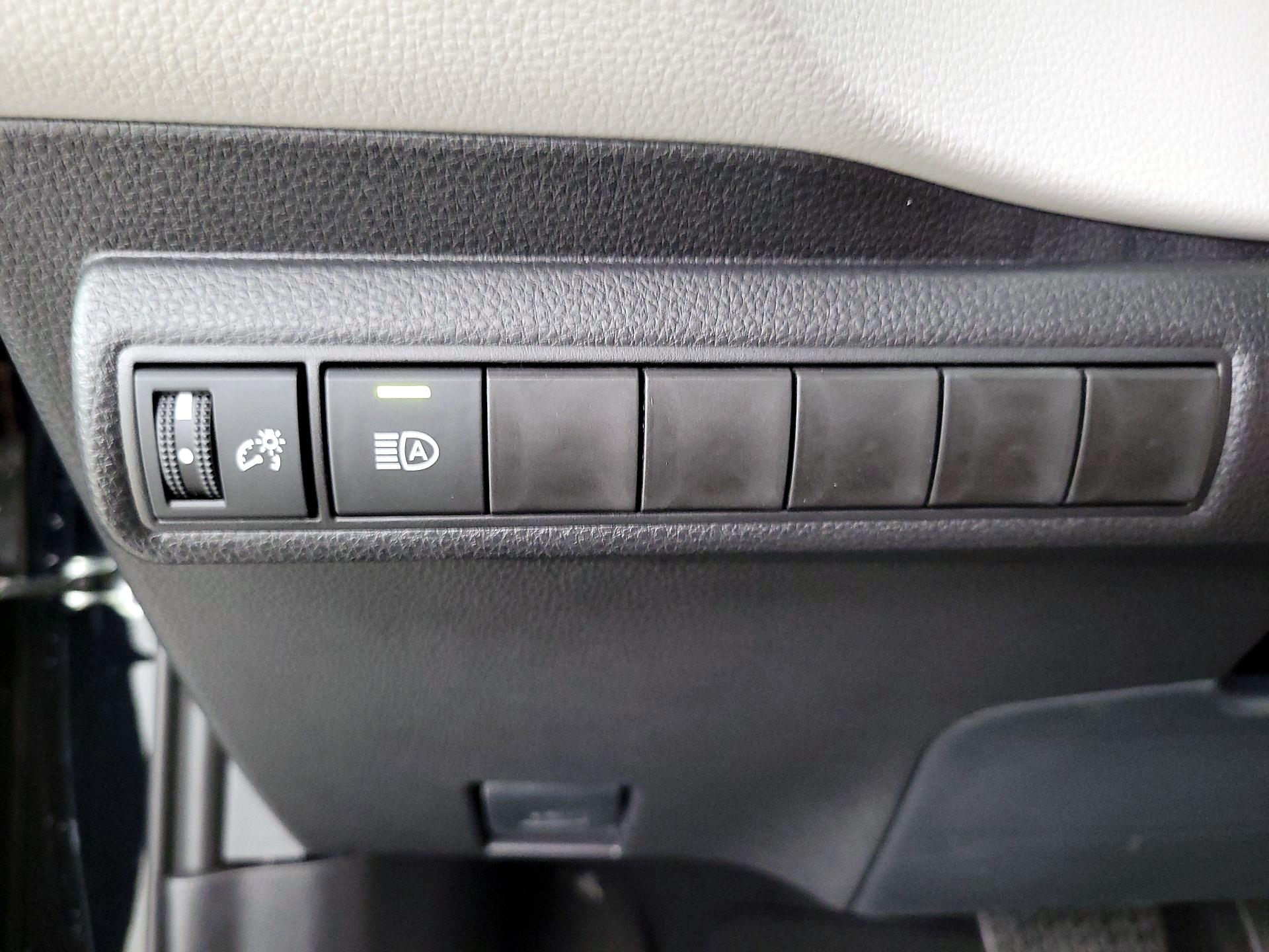 Thumbnail: 2025 Toyota Corolla - 13