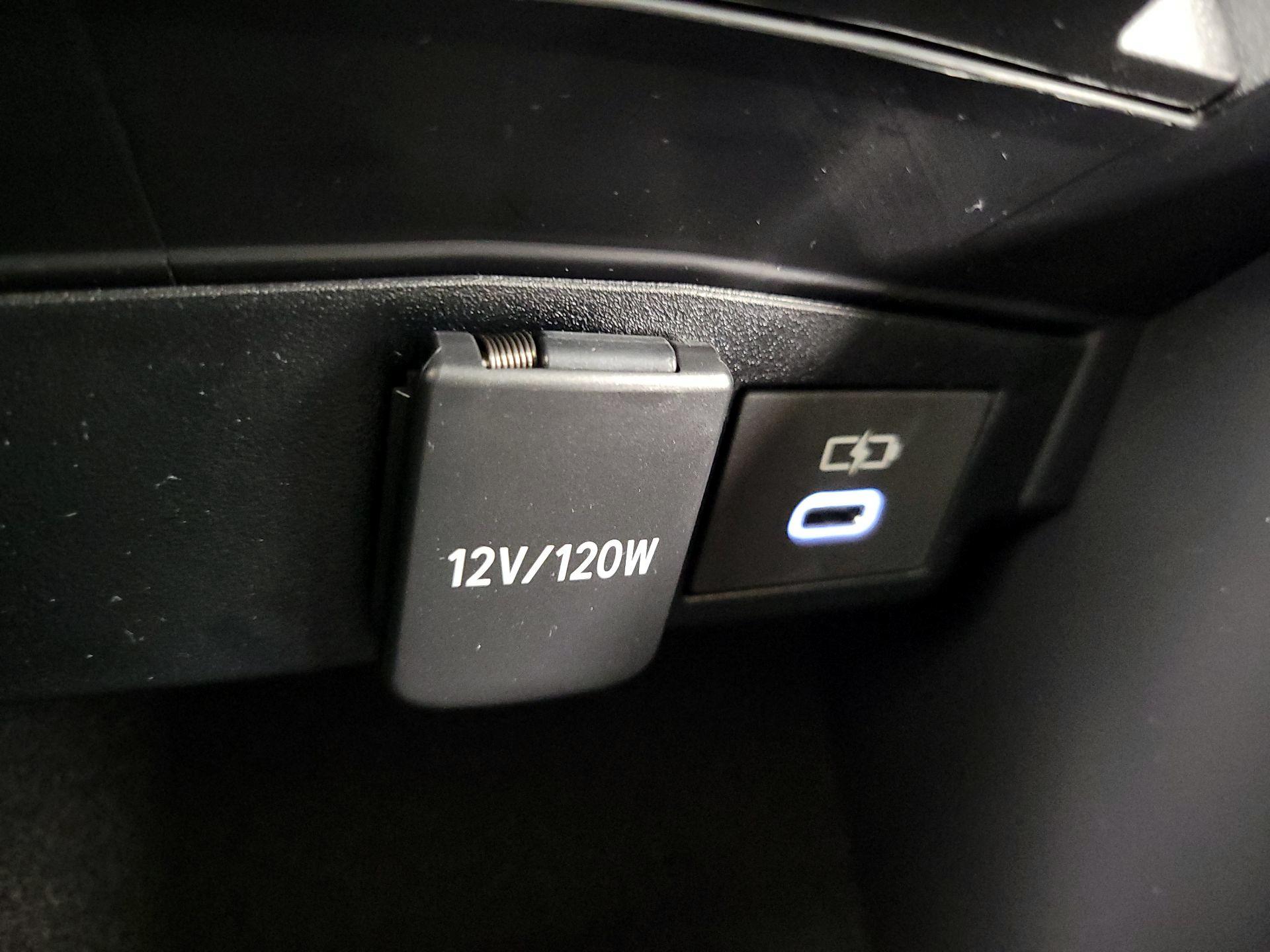 Thumbnail: 2025 Toyota Corolla - 18