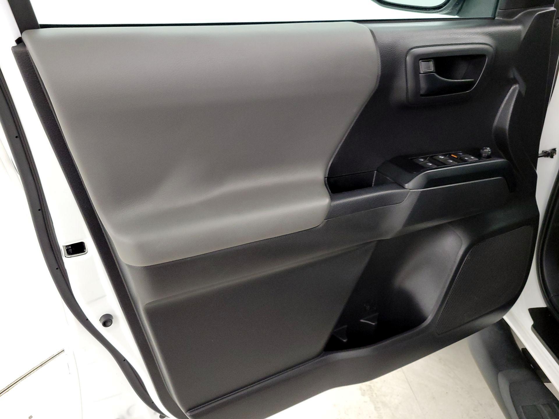 Thumbnail: 2022 Toyota Tacoma - 12