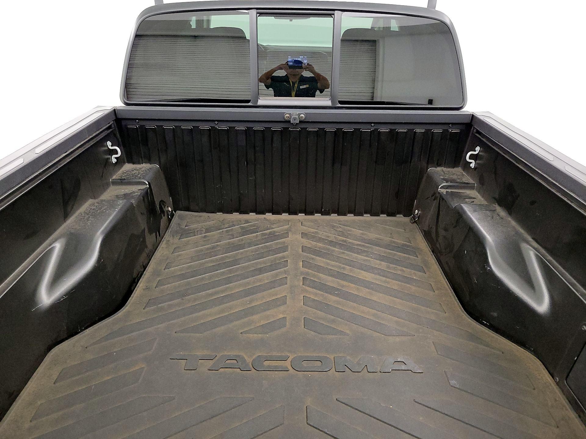 Thumbnail: 2022 Toyota Tacoma - 20