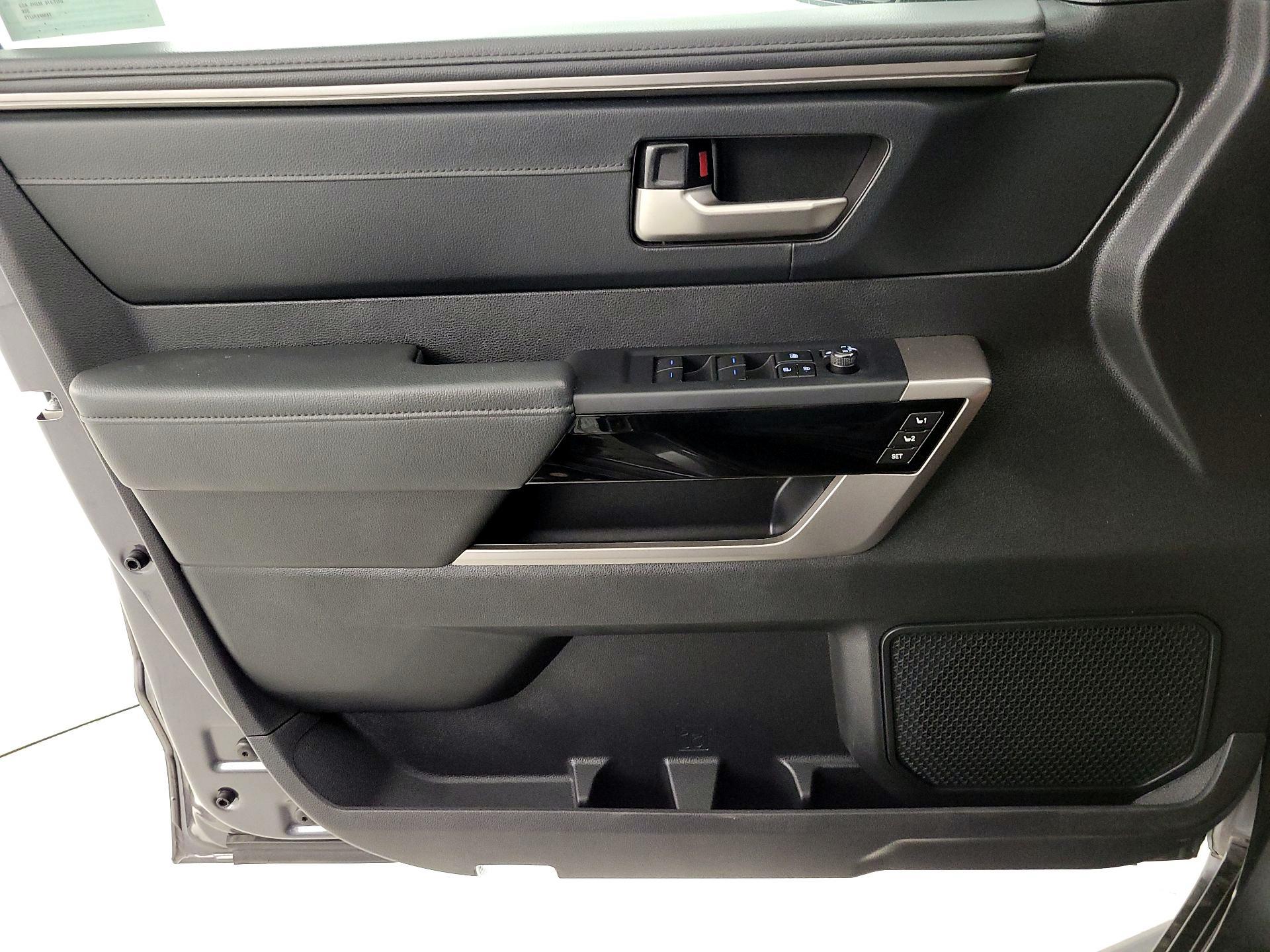 Thumbnail: 2022 Toyota Tundra - 12