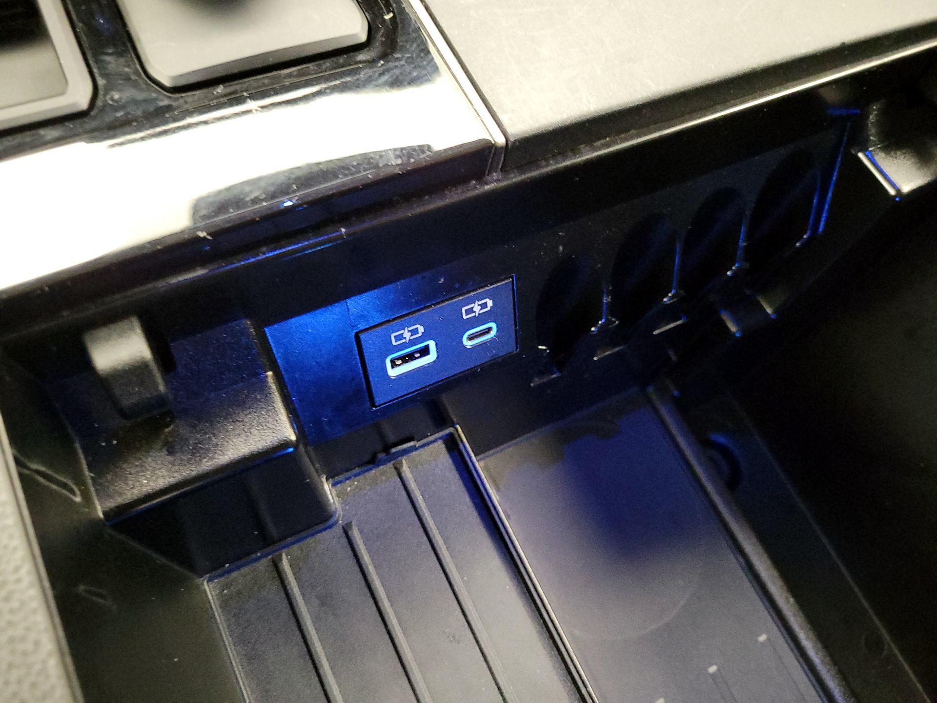 Thumbnail: 2022 Toyota Tundra - 18