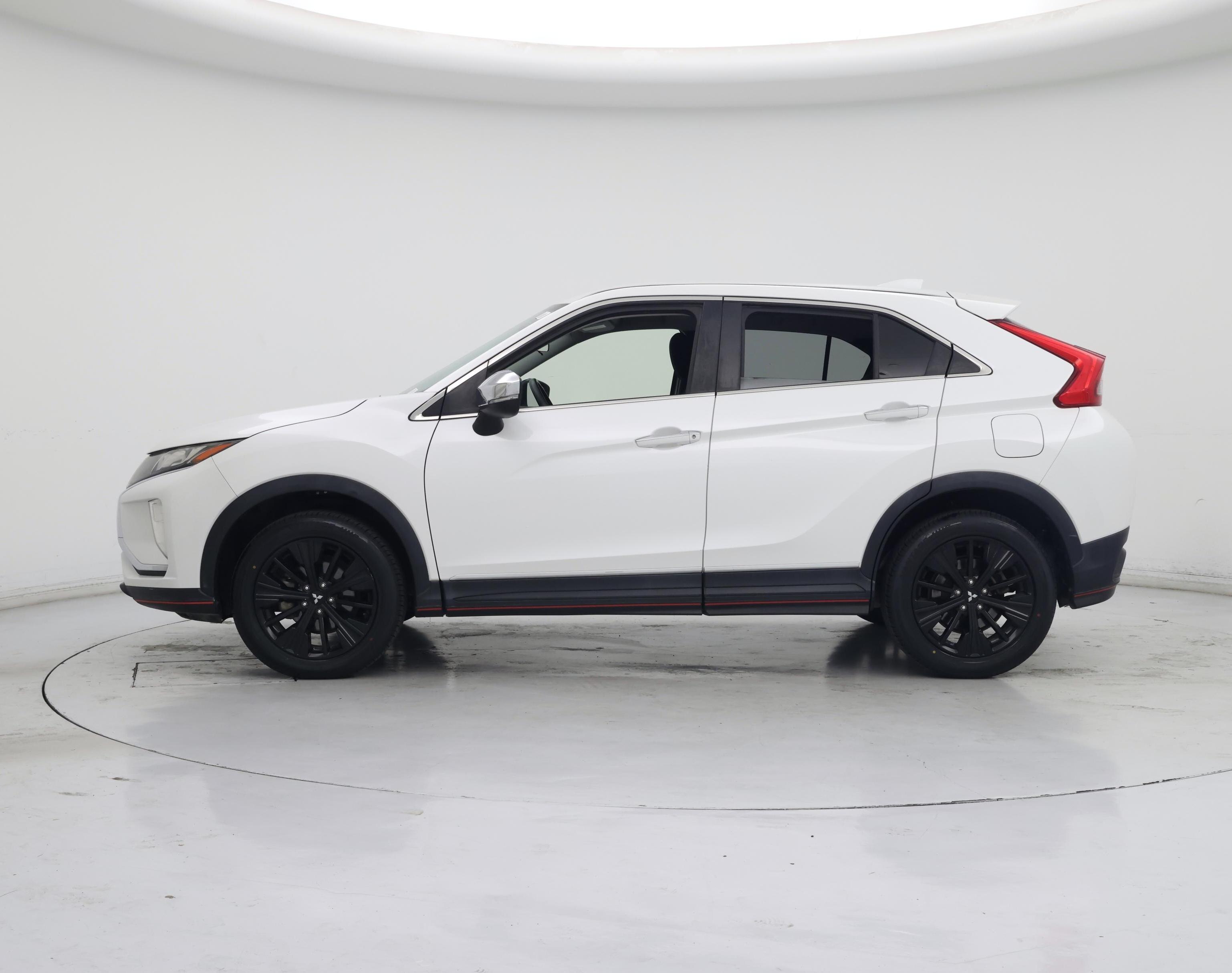Thumbnail: 2019 Mitsubishi Eclipse Cross - 3