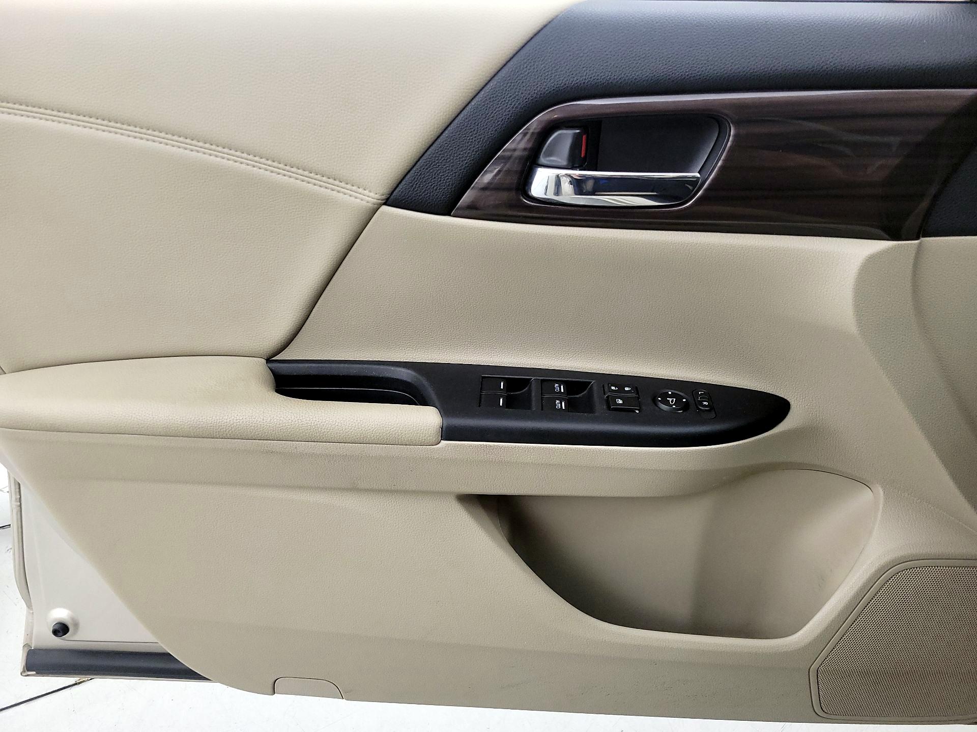 Thumbnail: 2016 Honda Accord - 12