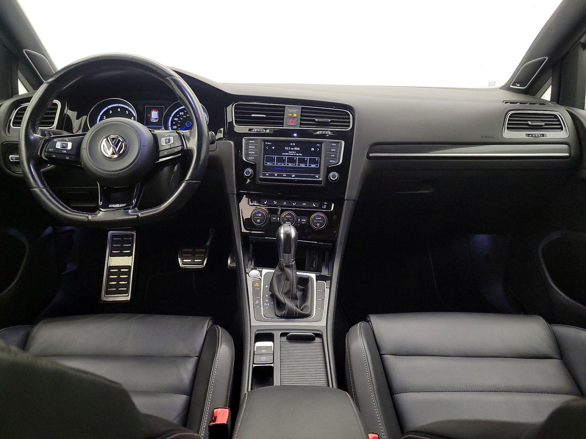 Thumbnail: 2017 Volkswagen Golf - 9