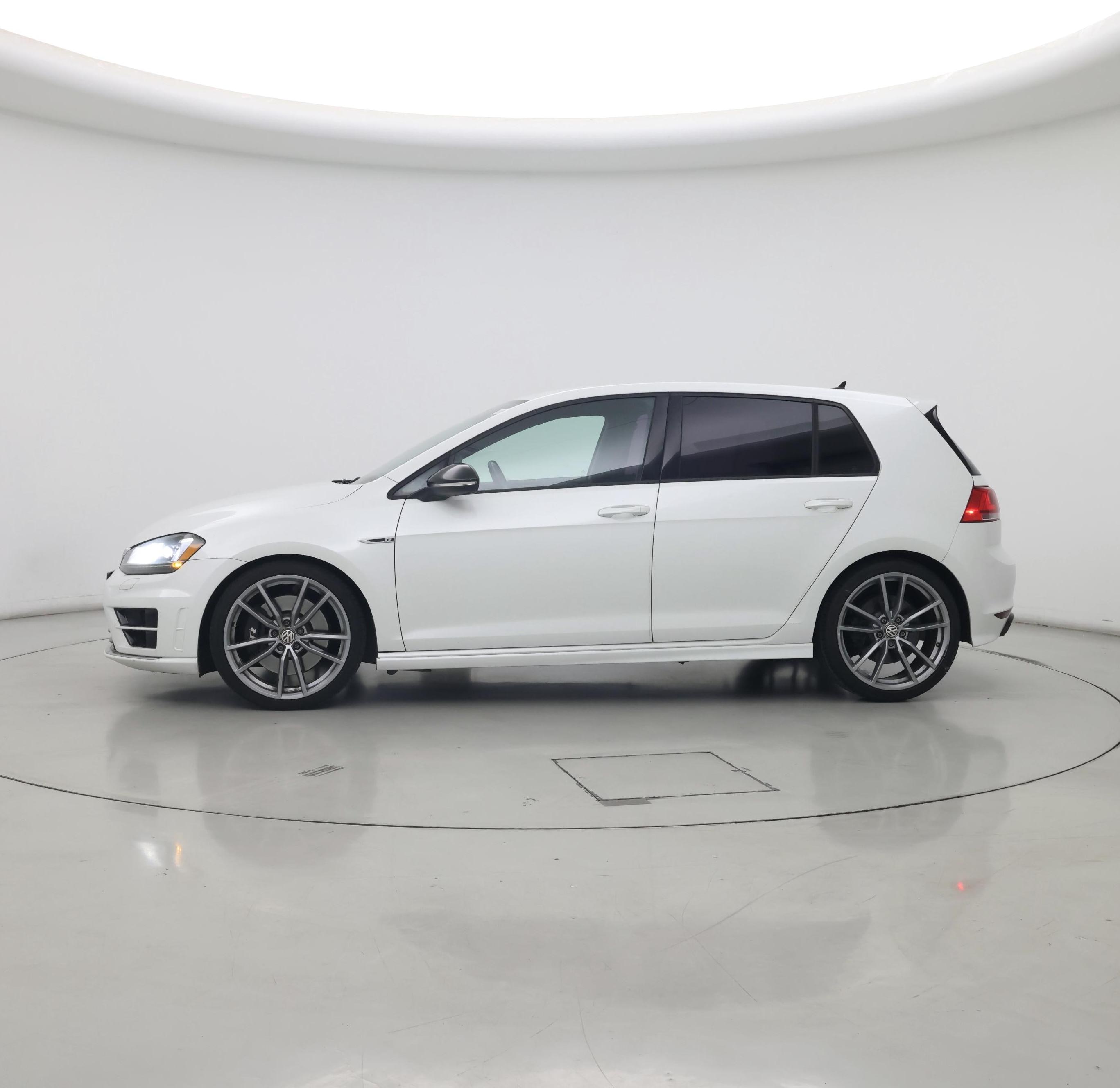Thumbnail: 2017 Volkswagen Golf - 3
