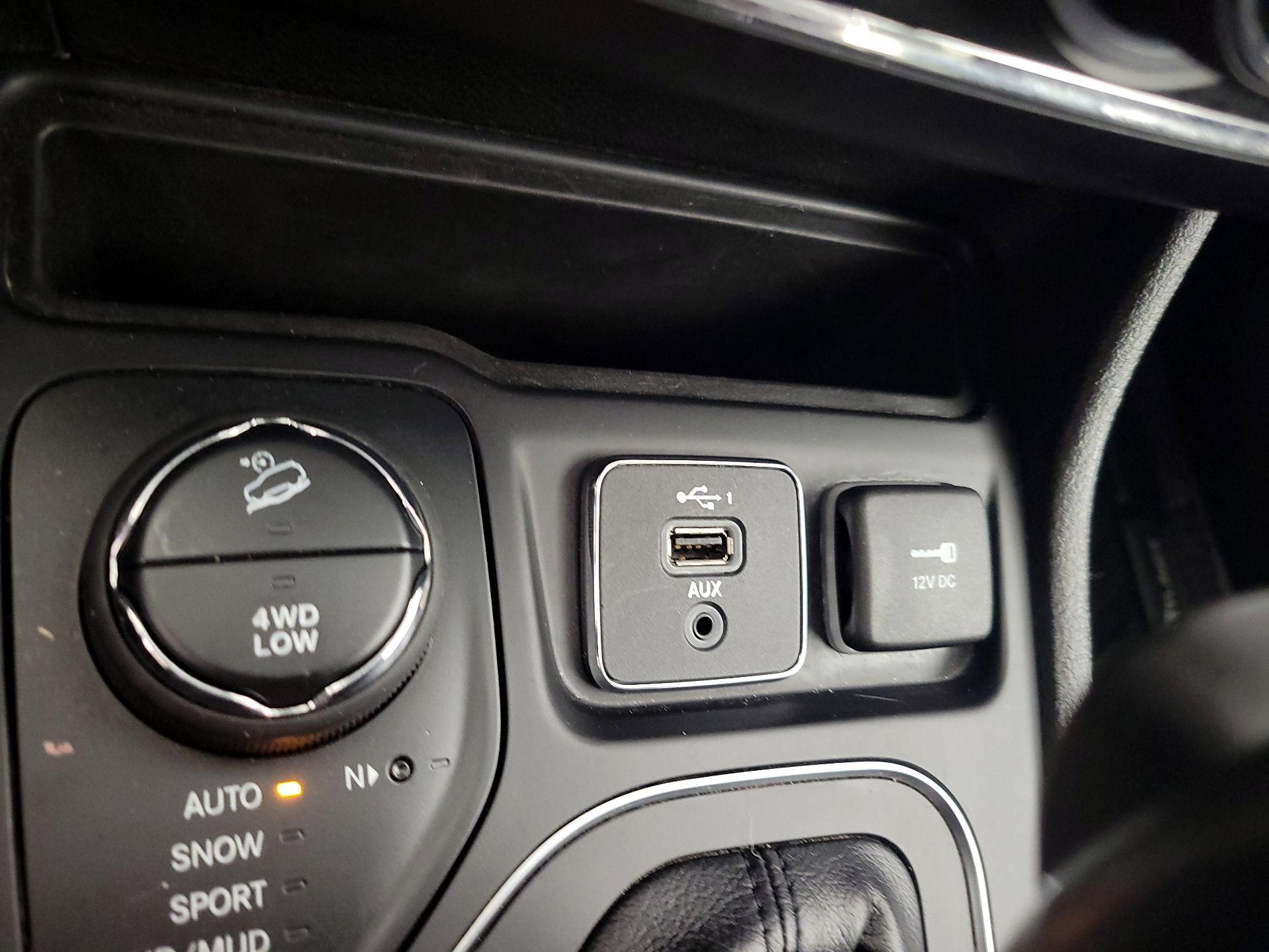 Thumbnail: 2021 Jeep Cherokee - 18