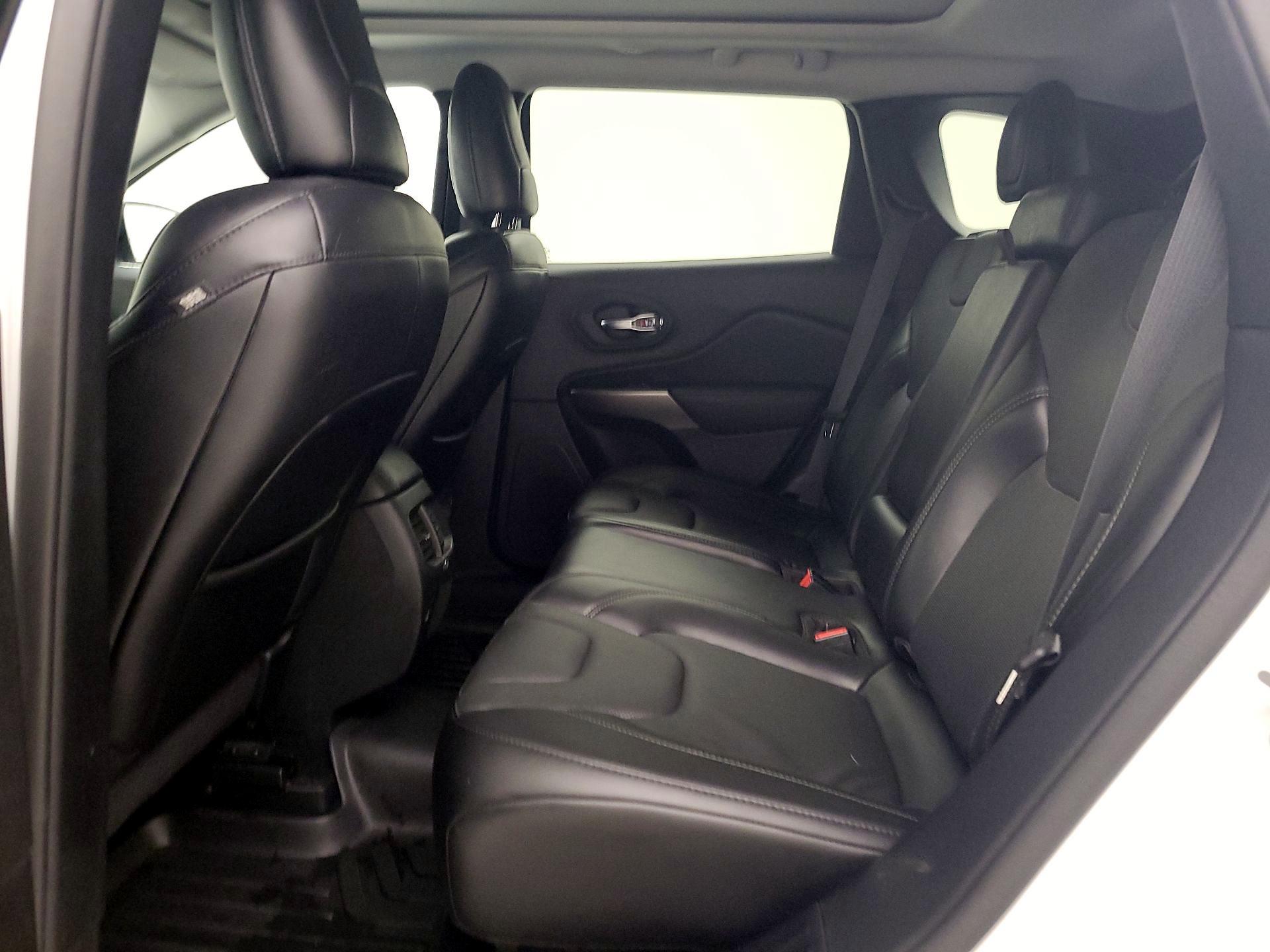 Thumbnail: 2021 Jeep Cherokee - 19