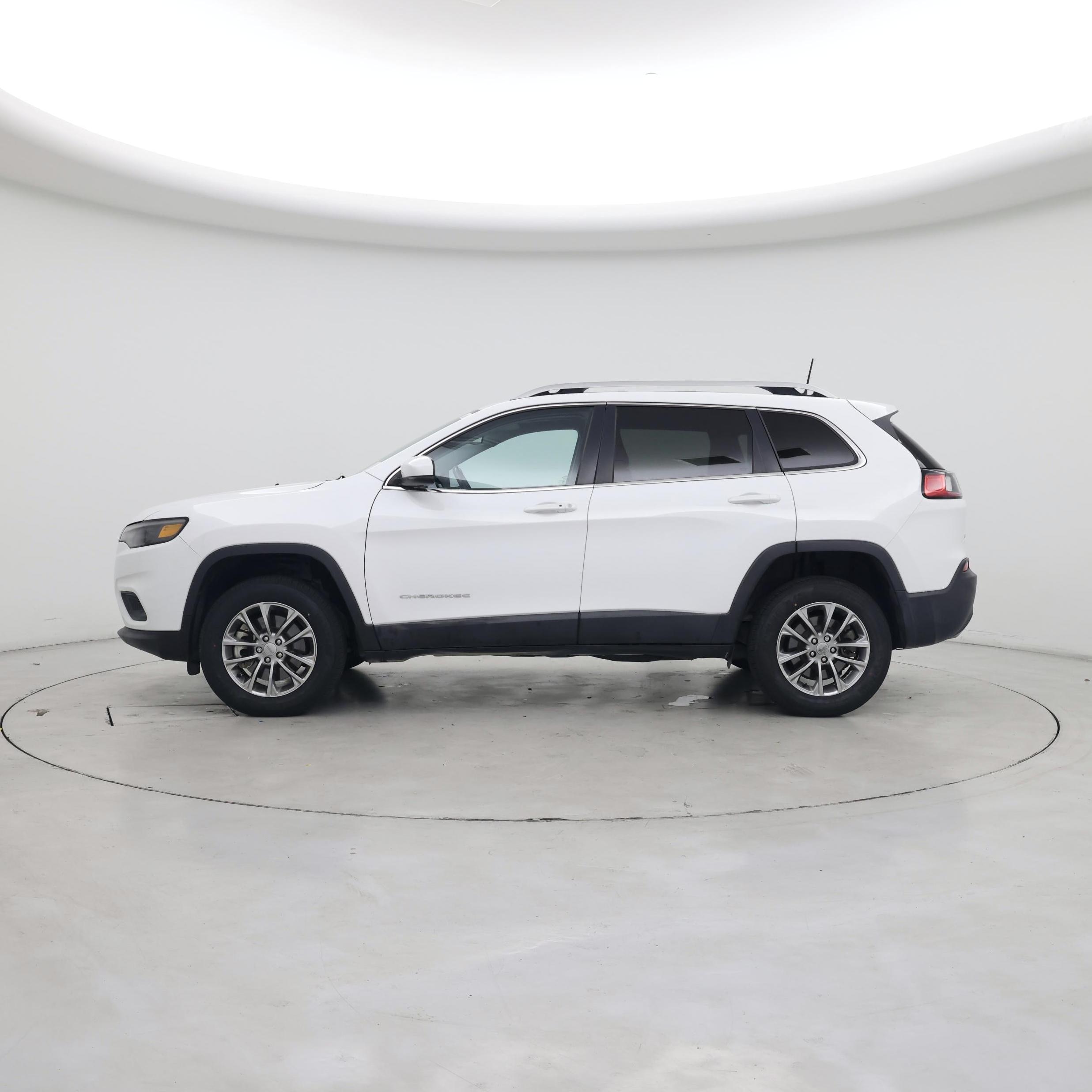 Thumbnail: 2021 Jeep Cherokee - 3