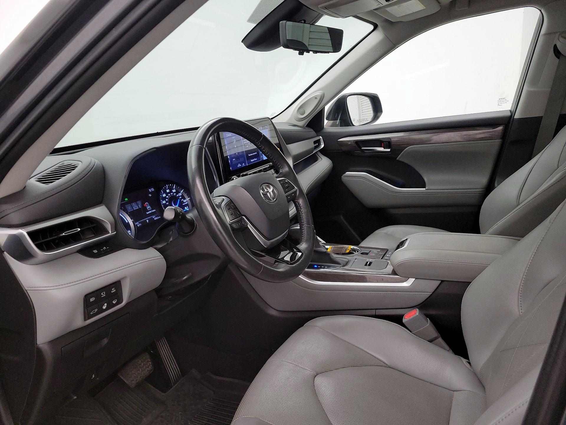 Thumbnail: 2020 Toyota Highlander - 11