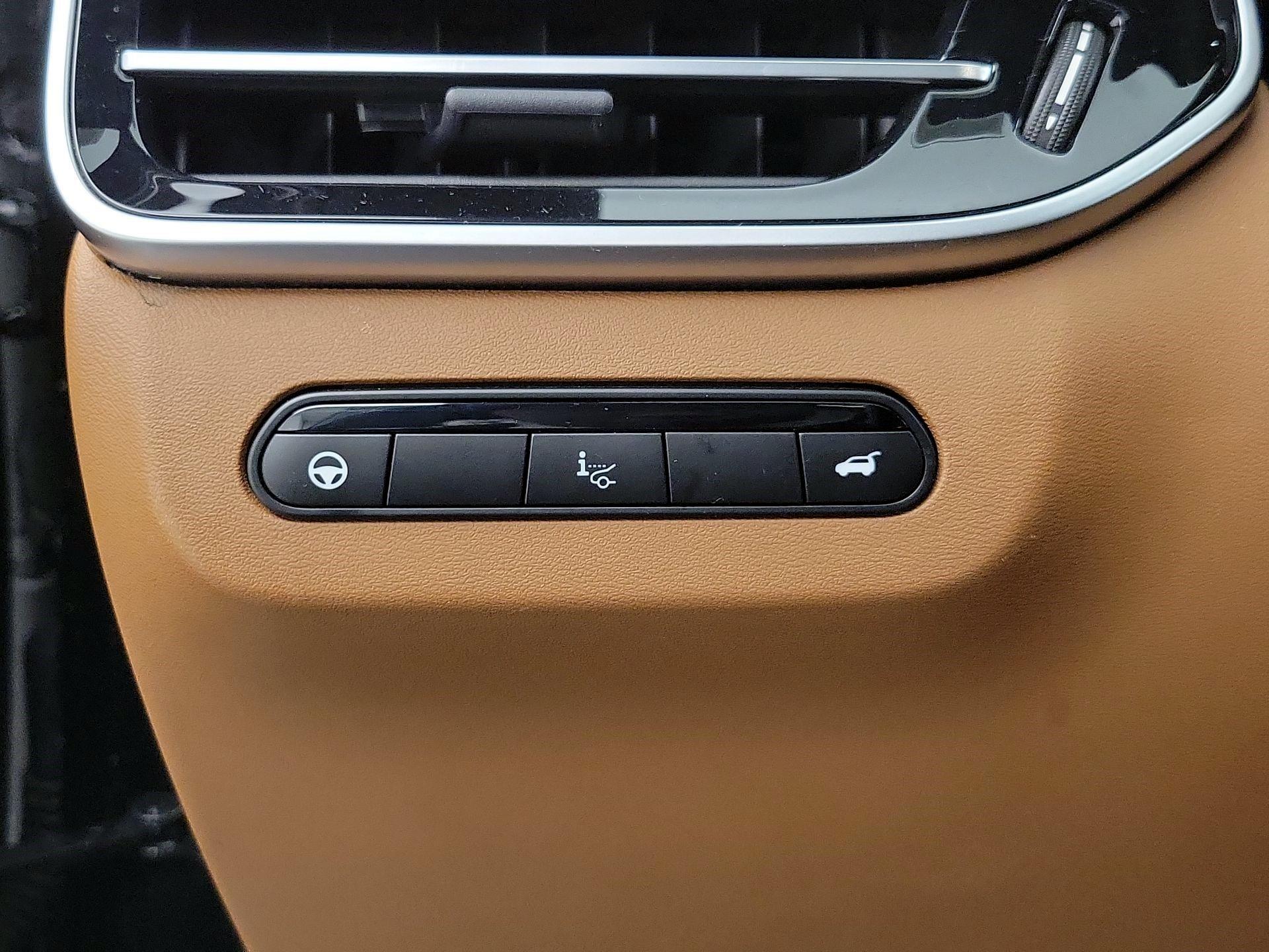 Thumbnail: 2023 INFINITI QX60 - 13