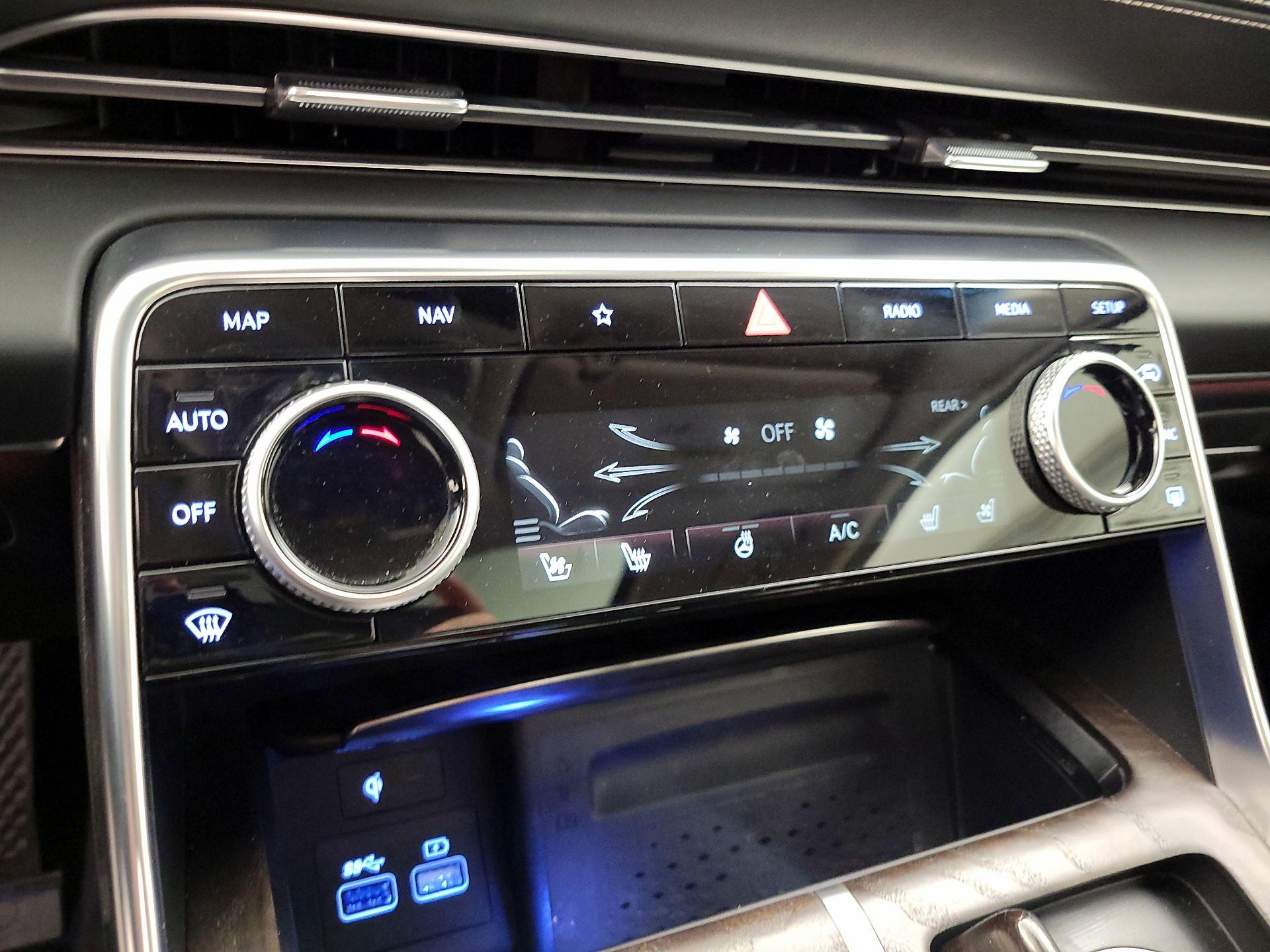 Thumbnail: 2023 Genesis GV80 - 16