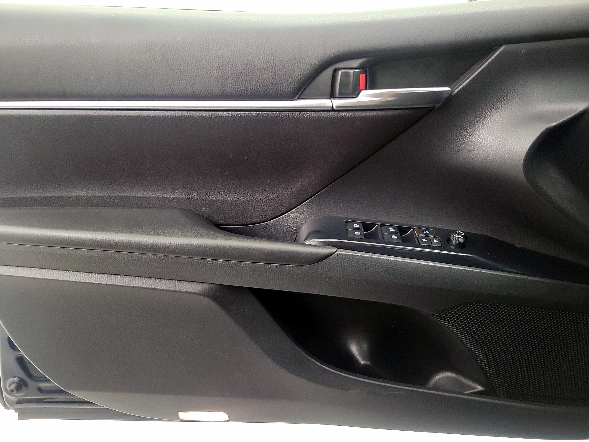 Thumbnail: 2018 Toyota Camry - 12