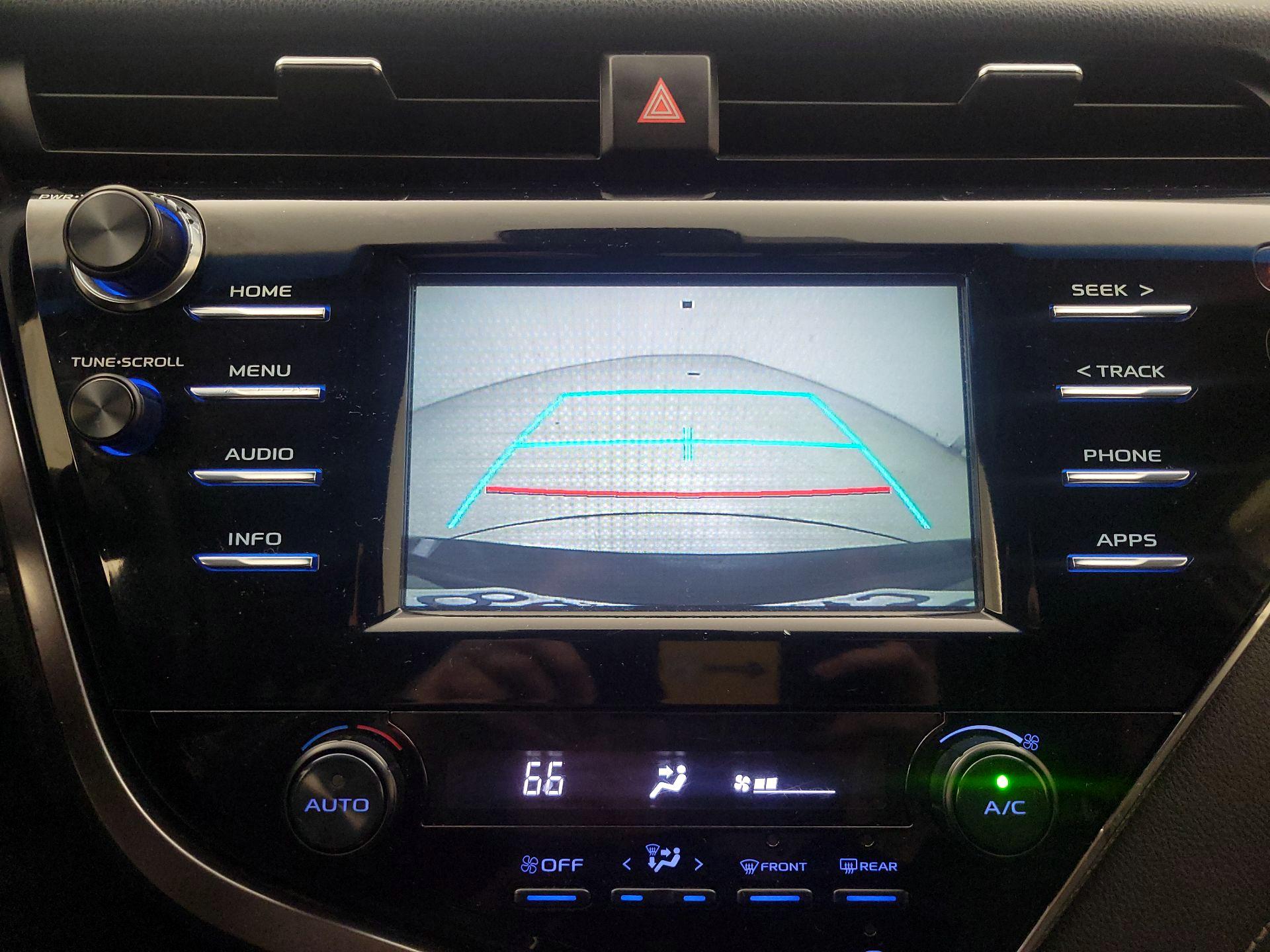 Thumbnail: 2018 Toyota Camry - 14