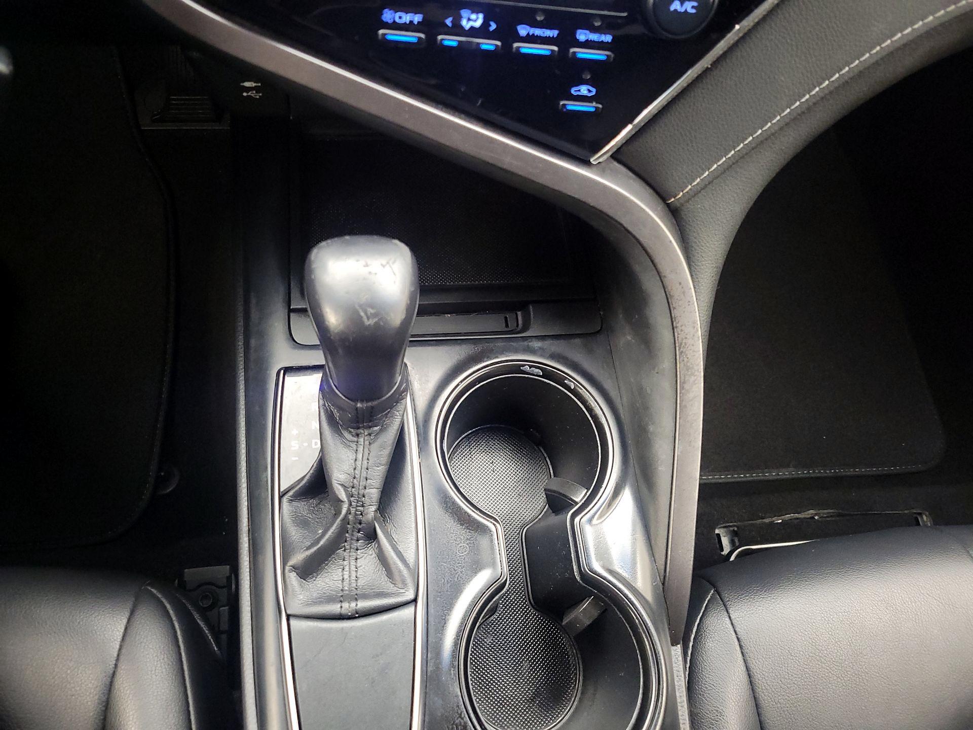 Thumbnail: 2018 Toyota Camry - 17