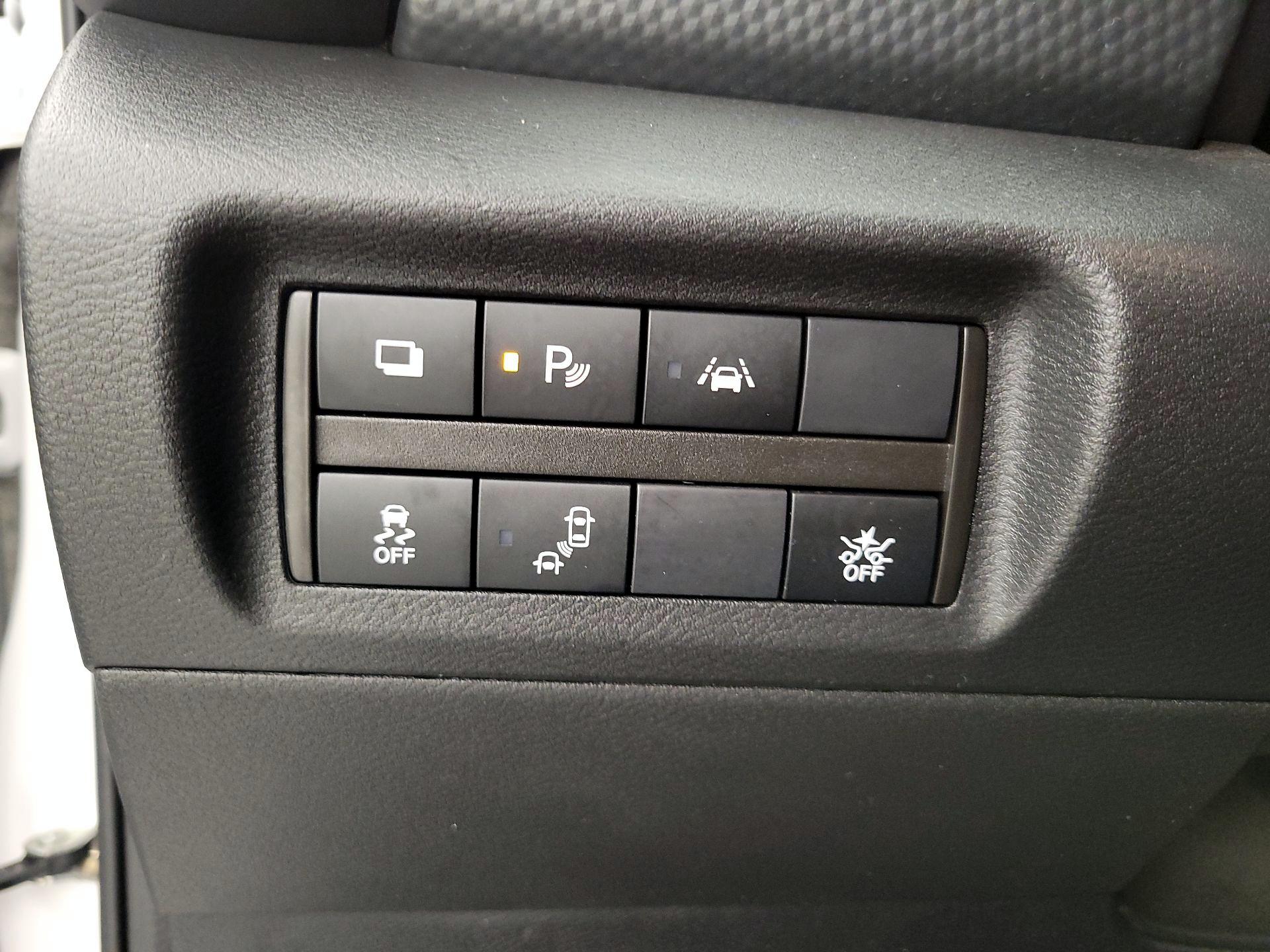 Thumbnail: 2021 Nissan Kicks - 13