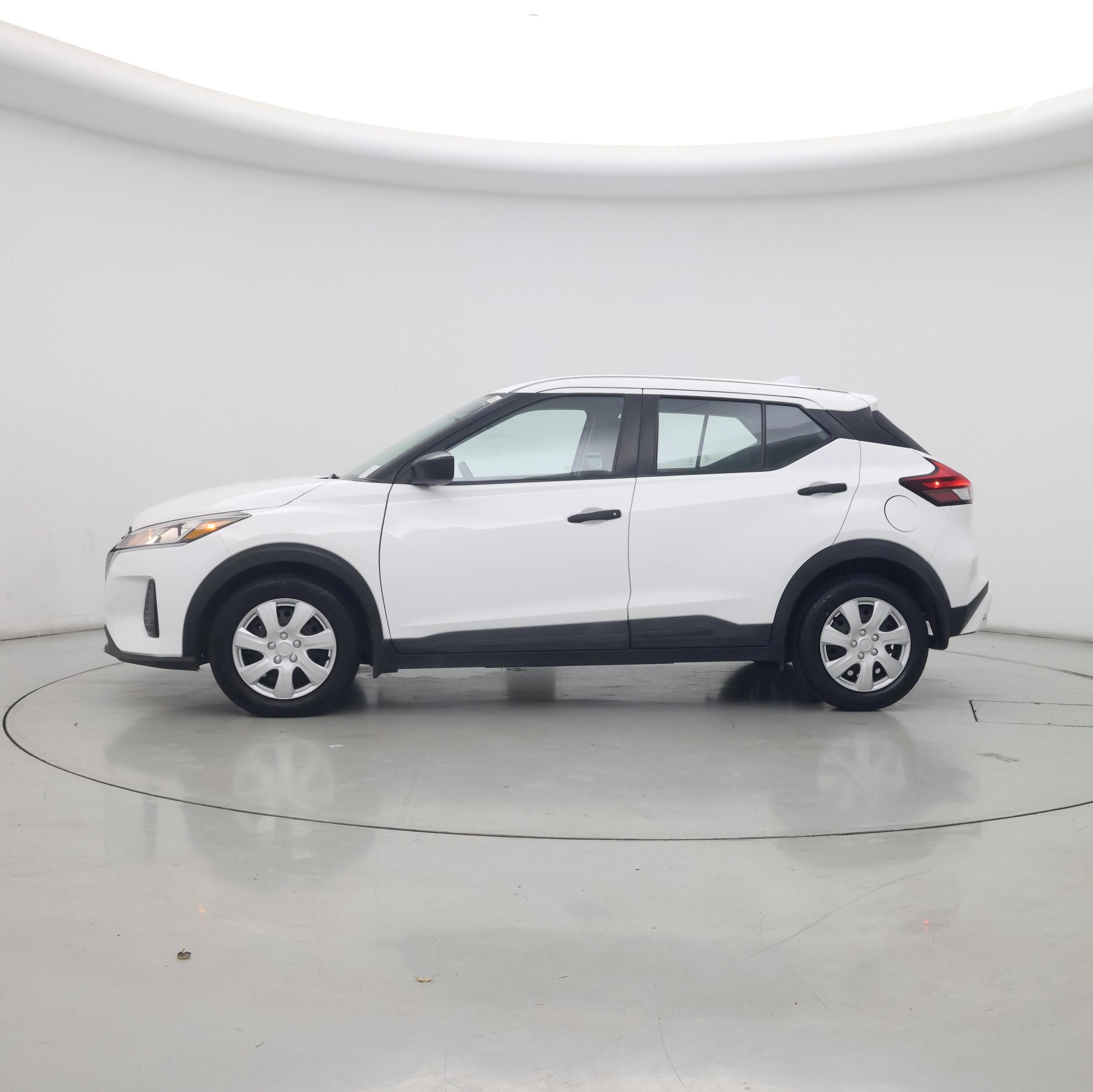 Thumbnail: 2021 Nissan Kicks - 3