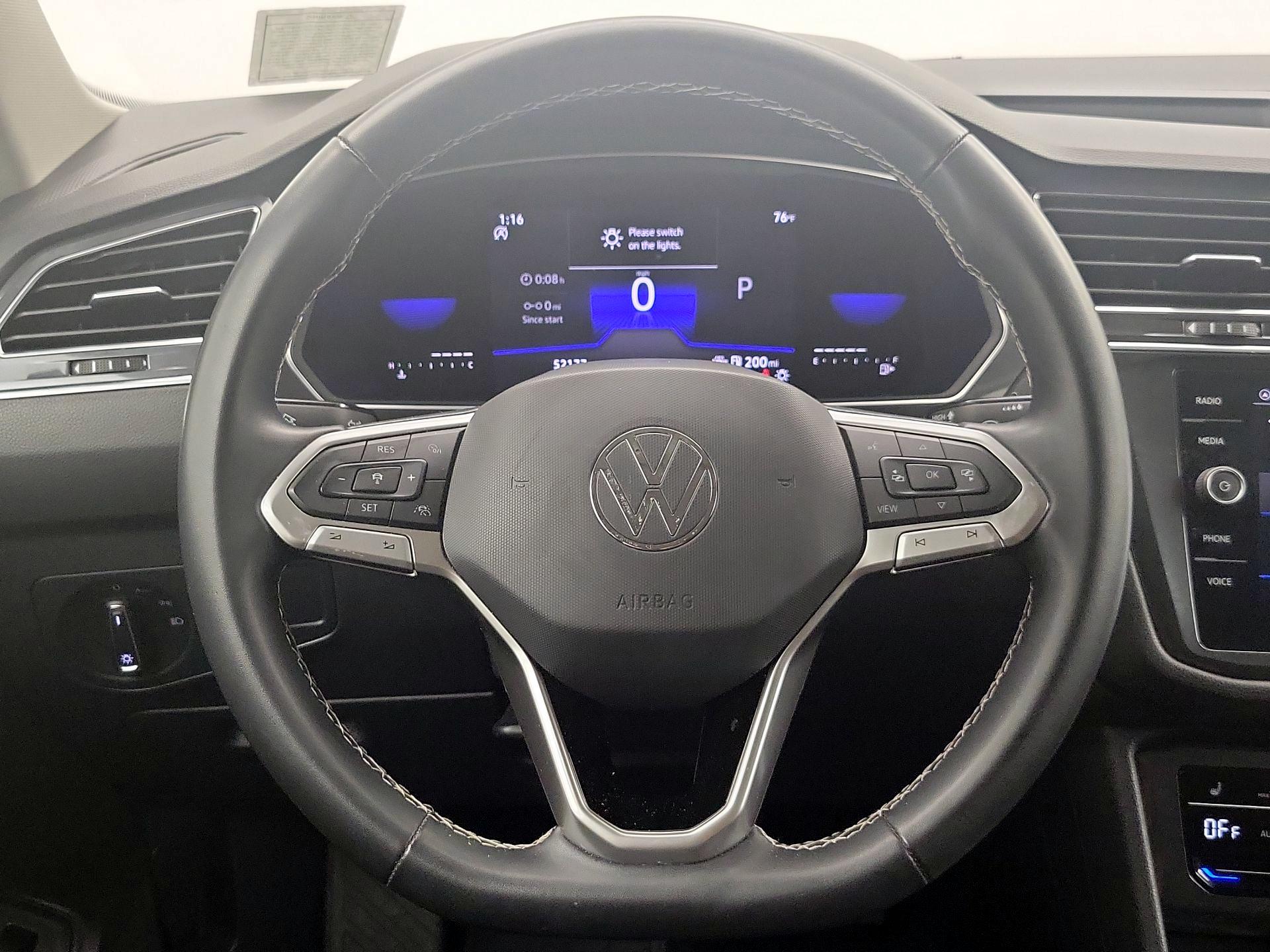 Thumbnail: 2022 Volkswagen Tiguan - 10