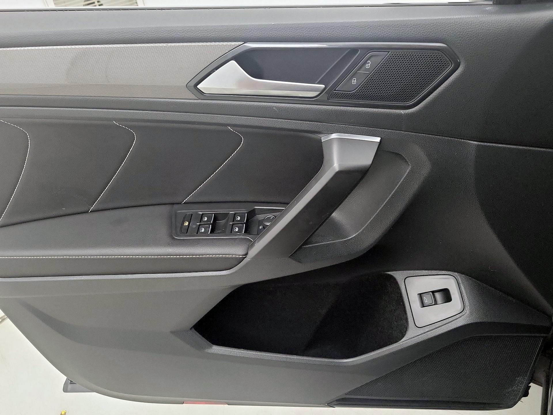 Thumbnail: 2022 Volkswagen Tiguan - 12