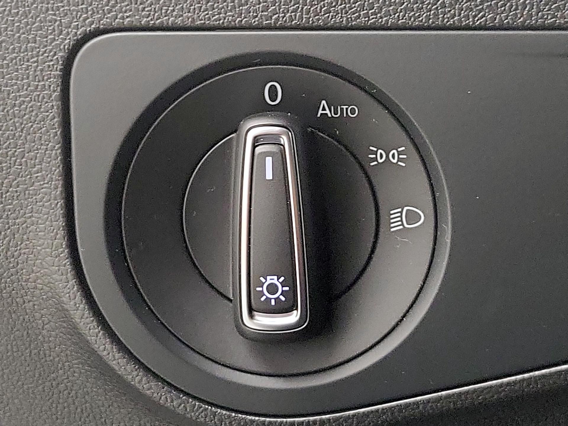 Thumbnail: 2022 Volkswagen Tiguan - 13