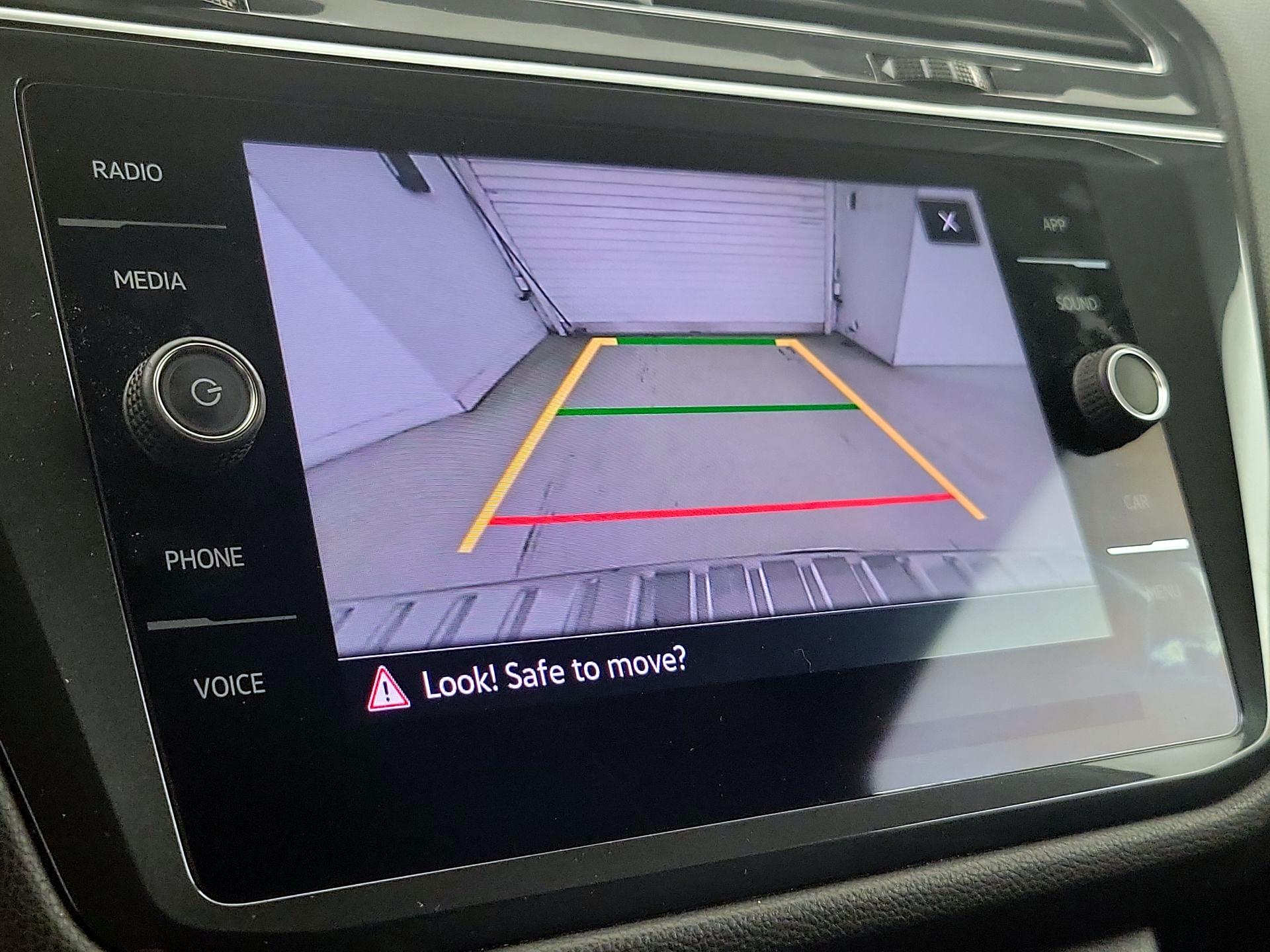 Thumbnail: 2022 Volkswagen Tiguan - 14