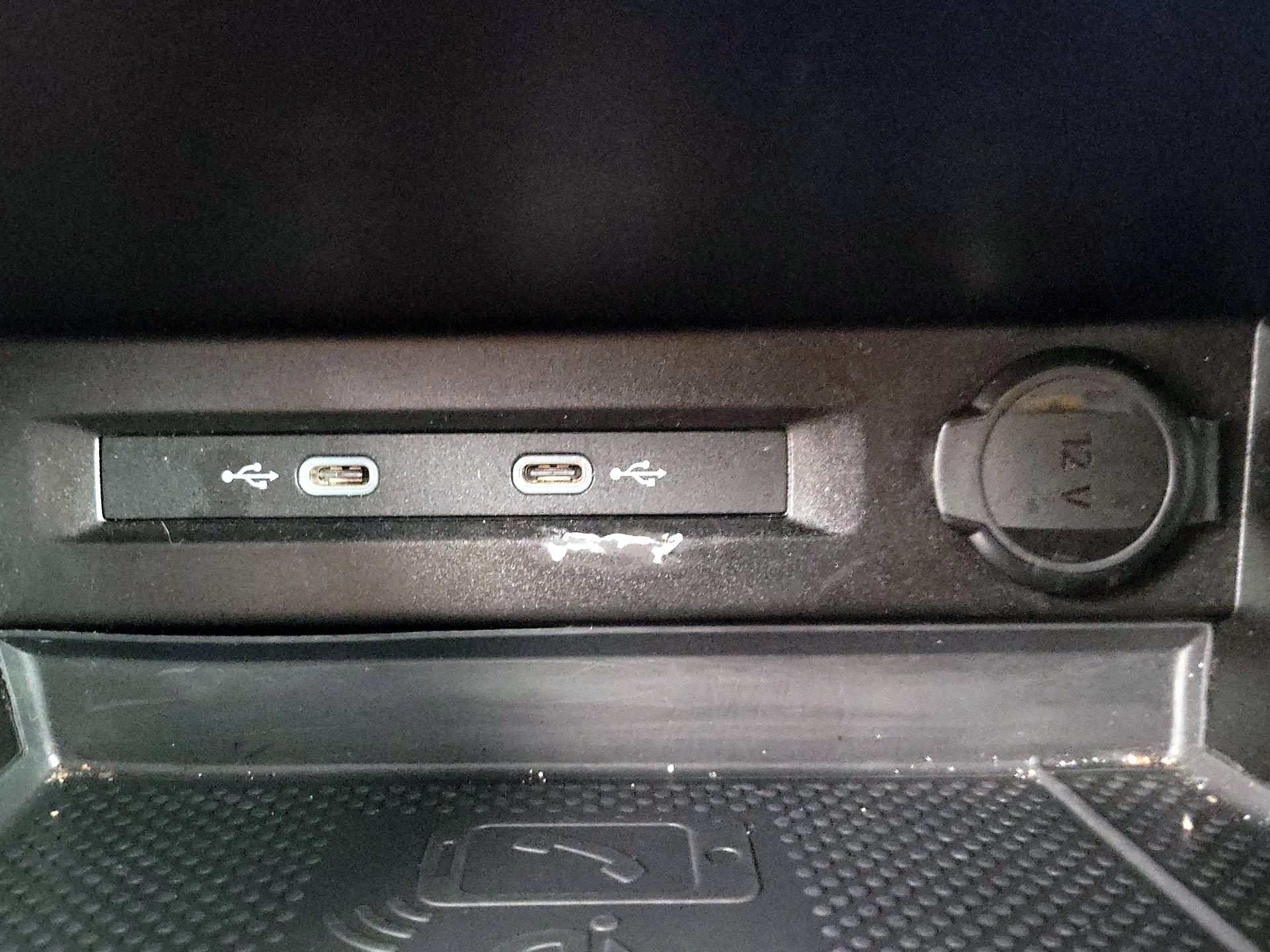 Thumbnail: 2022 Volkswagen Tiguan - 18