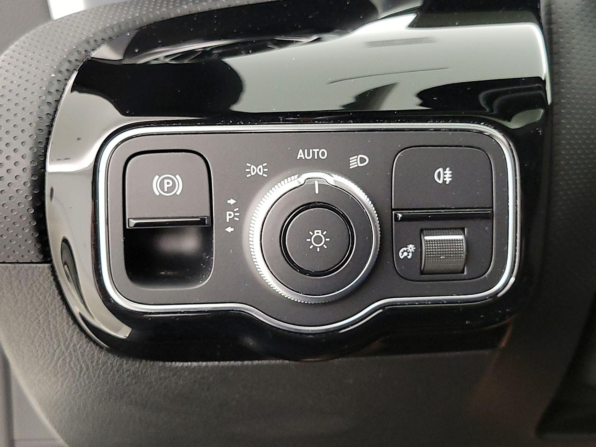 Thumbnail: 2023 Mercedes-Benz CLA - 13