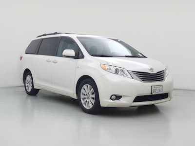 White 2017 Toyota Sienna XLE Premium