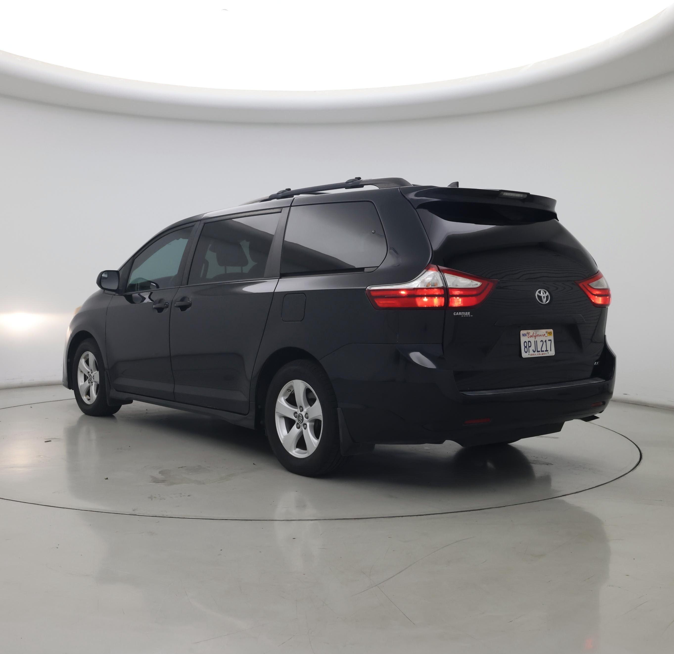 Thumbnail: 2018 Toyota Sienna - 2