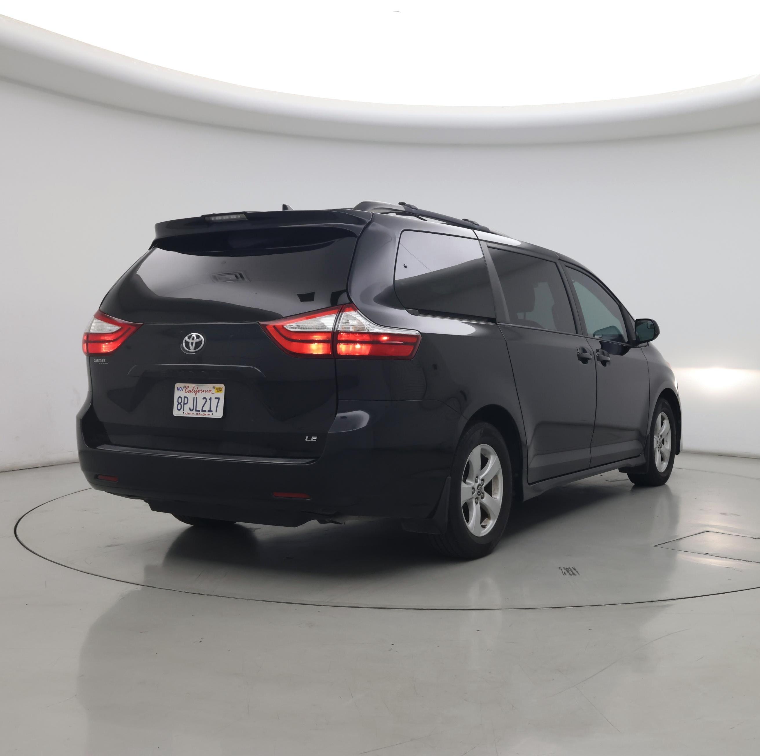 Thumbnail: 2018 Toyota Sienna - 8