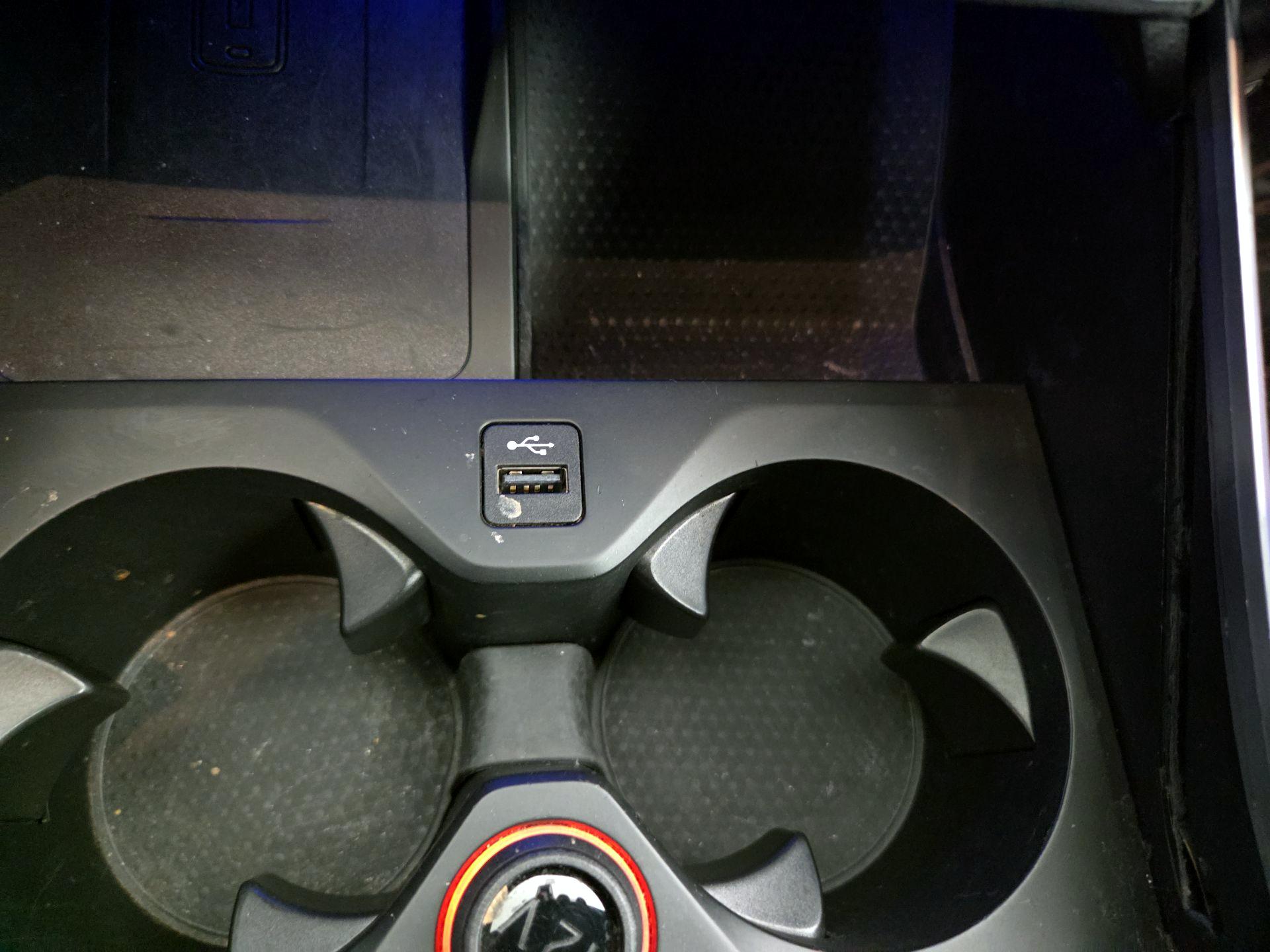 Thumbnail: 2023 BMW X6 - 19