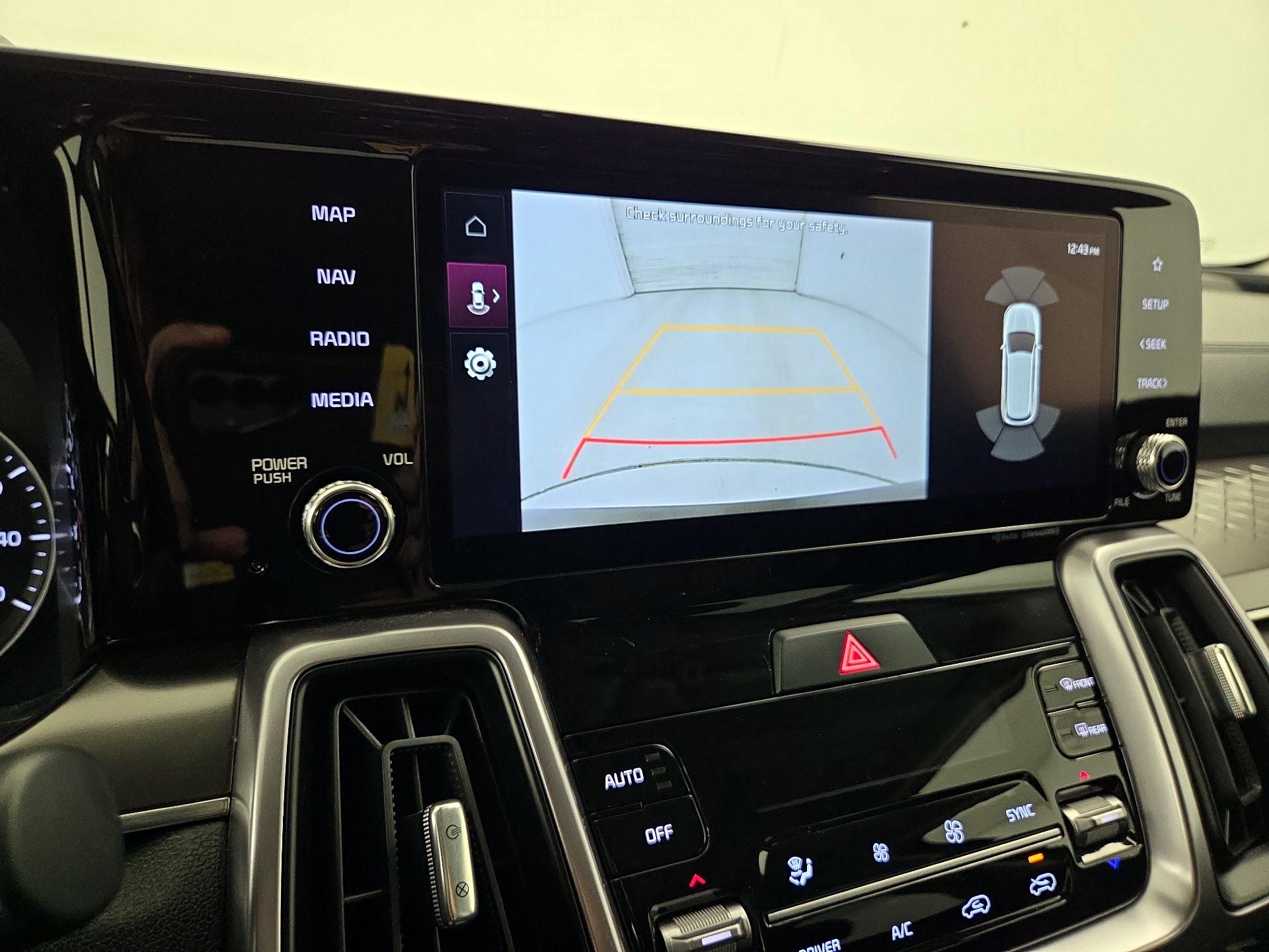 Thumbnail: 2023 Kia Sorento - 15