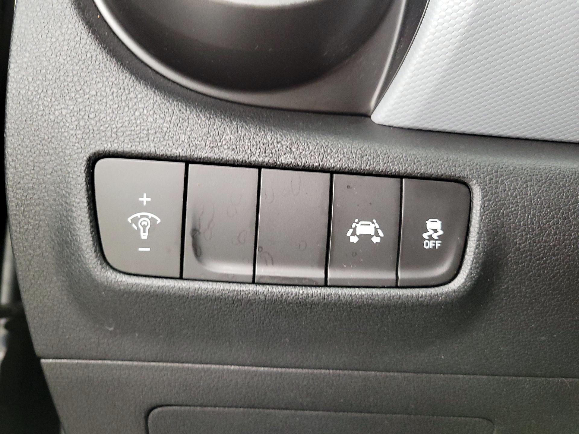 Thumbnail: 2021 Hyundai Kona - 13