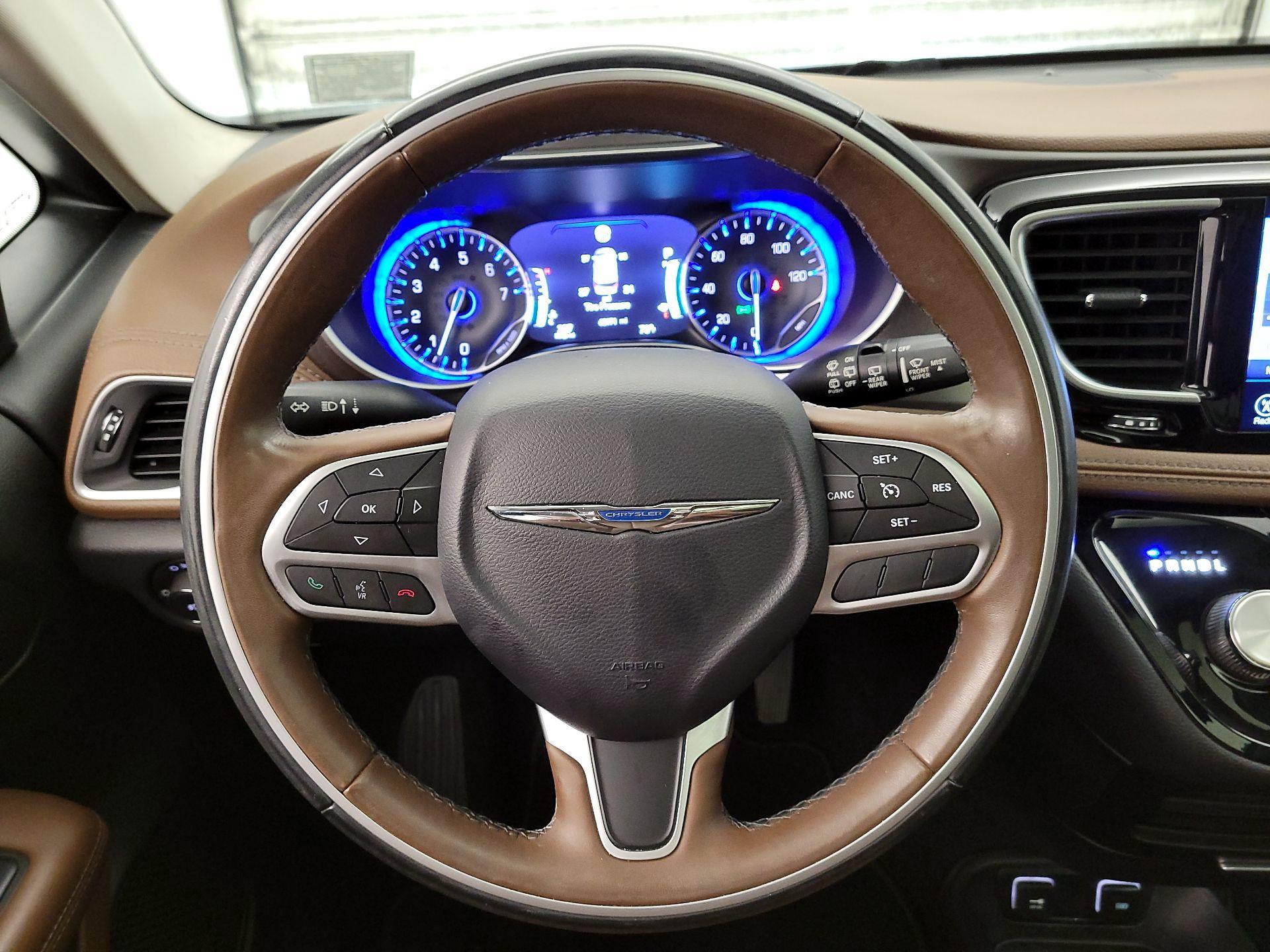 Thumbnail: 2017 Chrysler Pacifica - 10