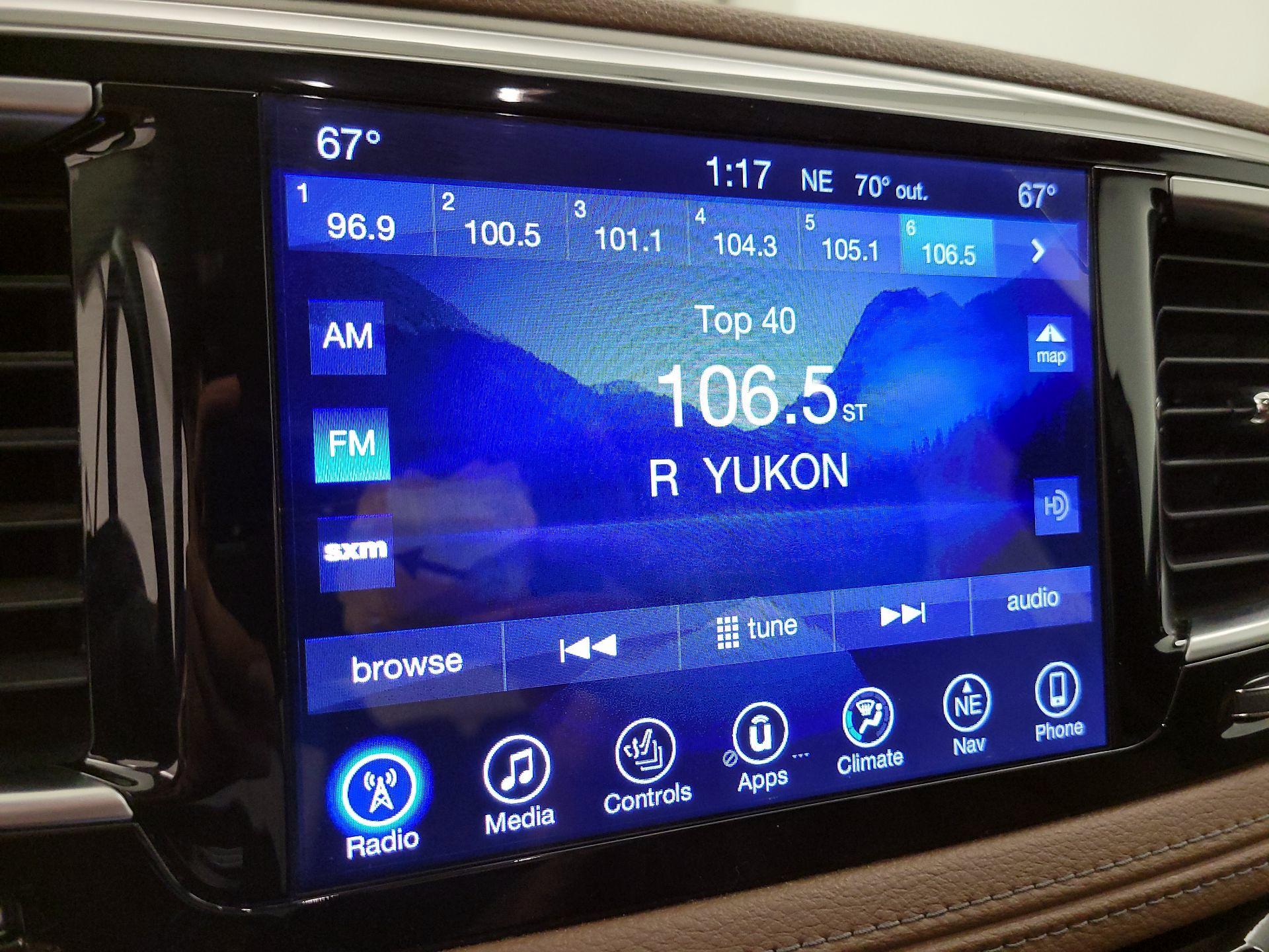 Thumbnail: 2017 Chrysler Pacifica - 16