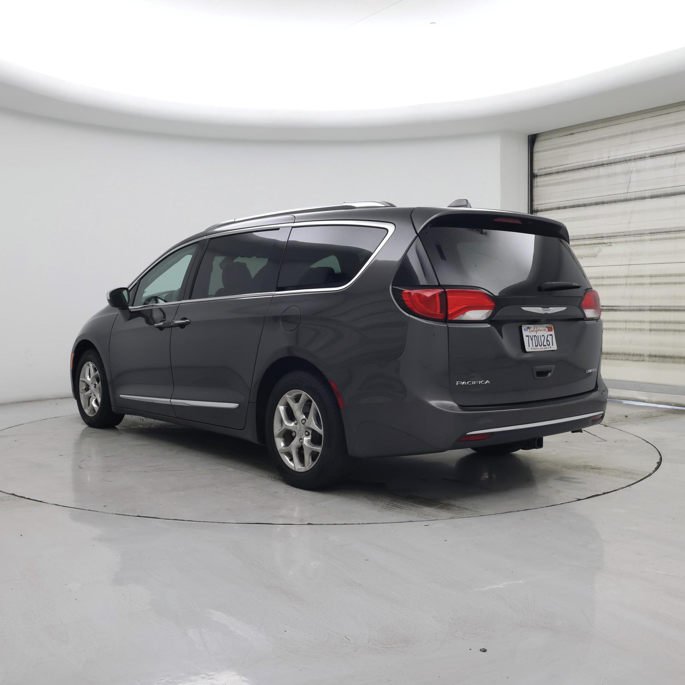 Thumbnail: 2017 Chrysler Pacifica - 2