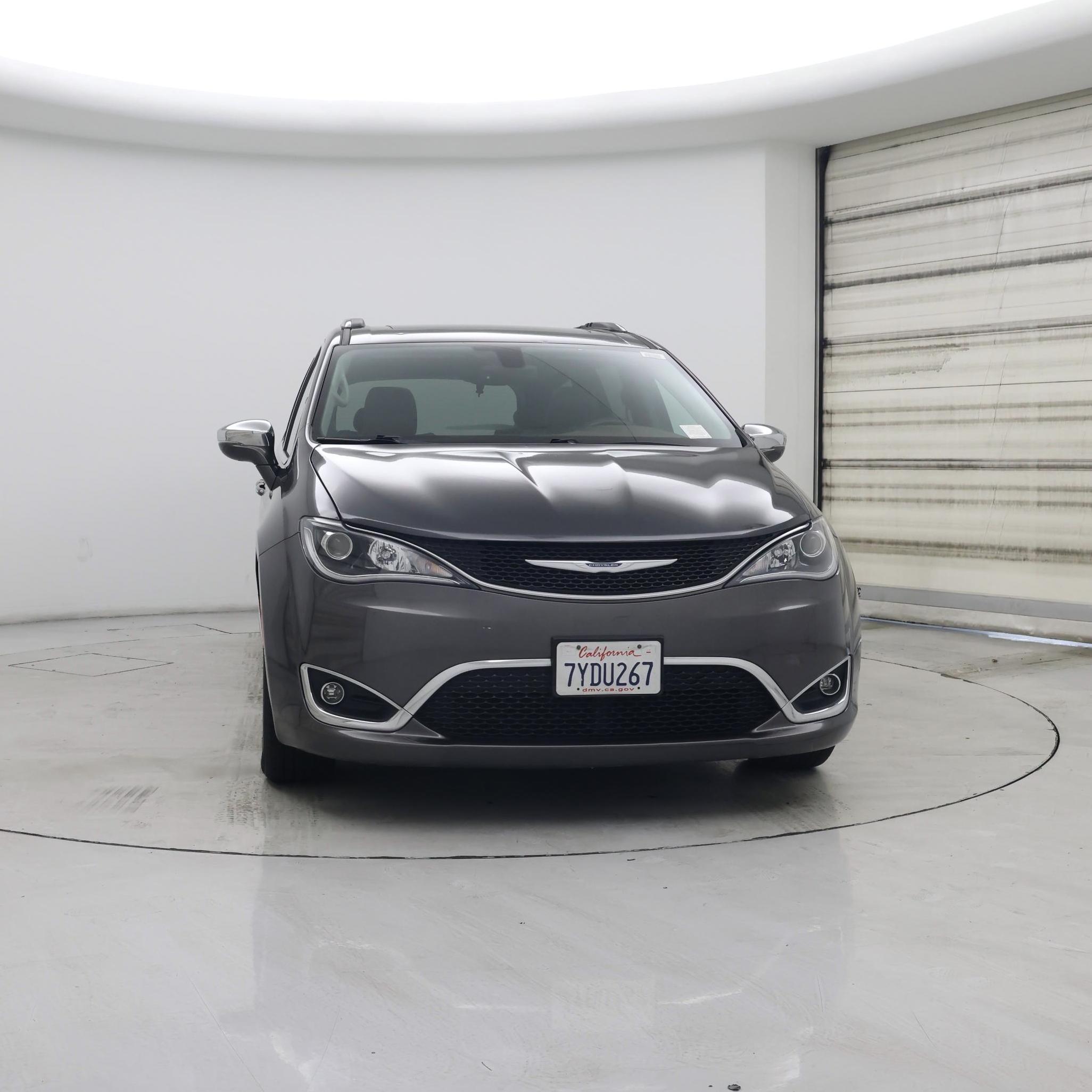 Thumbnail: 2017 Chrysler Pacifica - 5