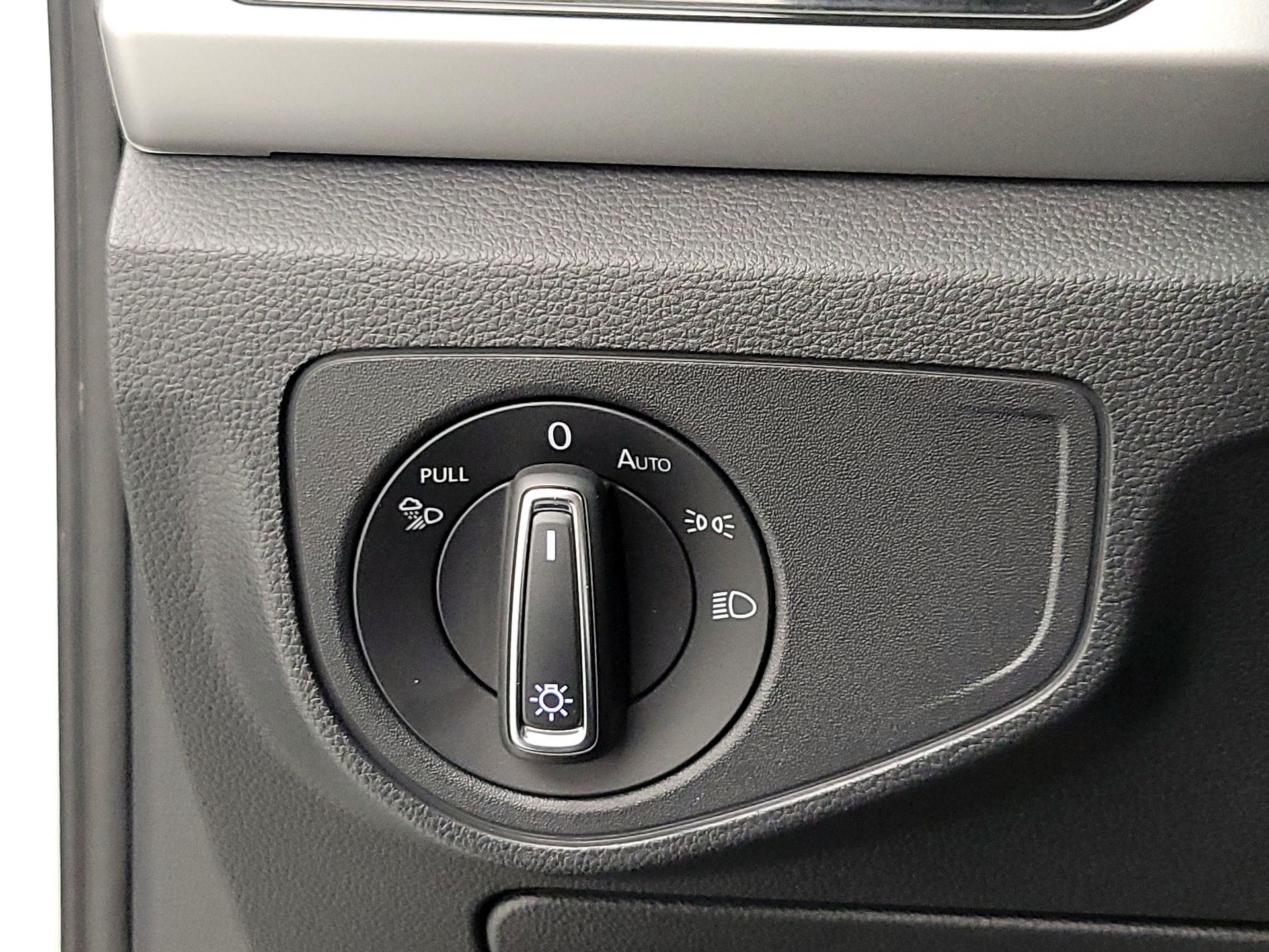 Thumbnail: 2022 Volkswagen Atlas - 13