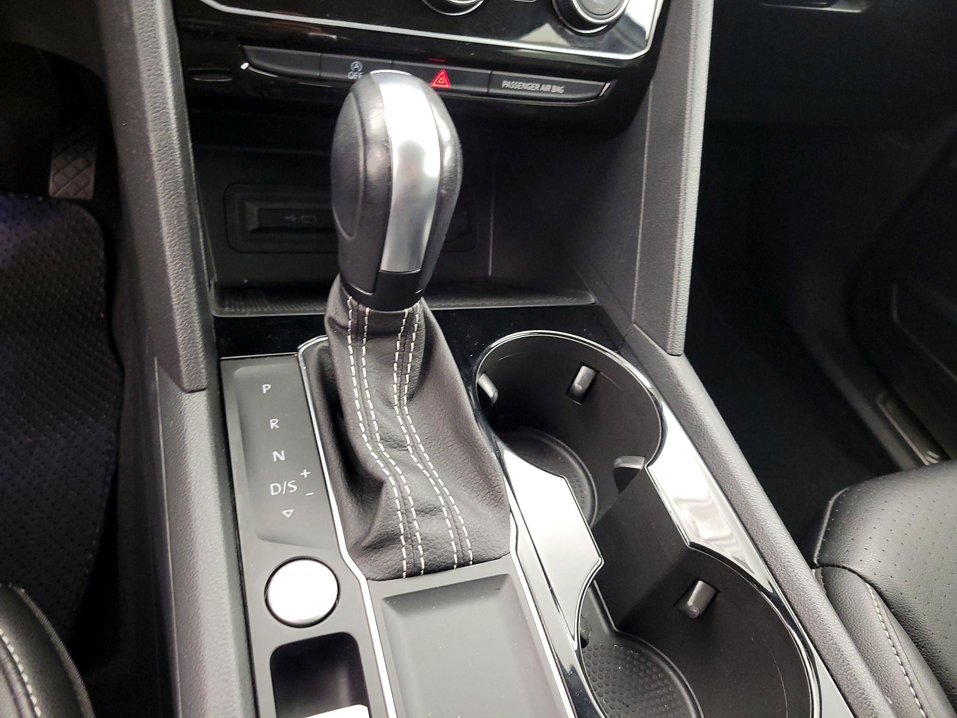 Thumbnail: 2022 Volkswagen Atlas - 17